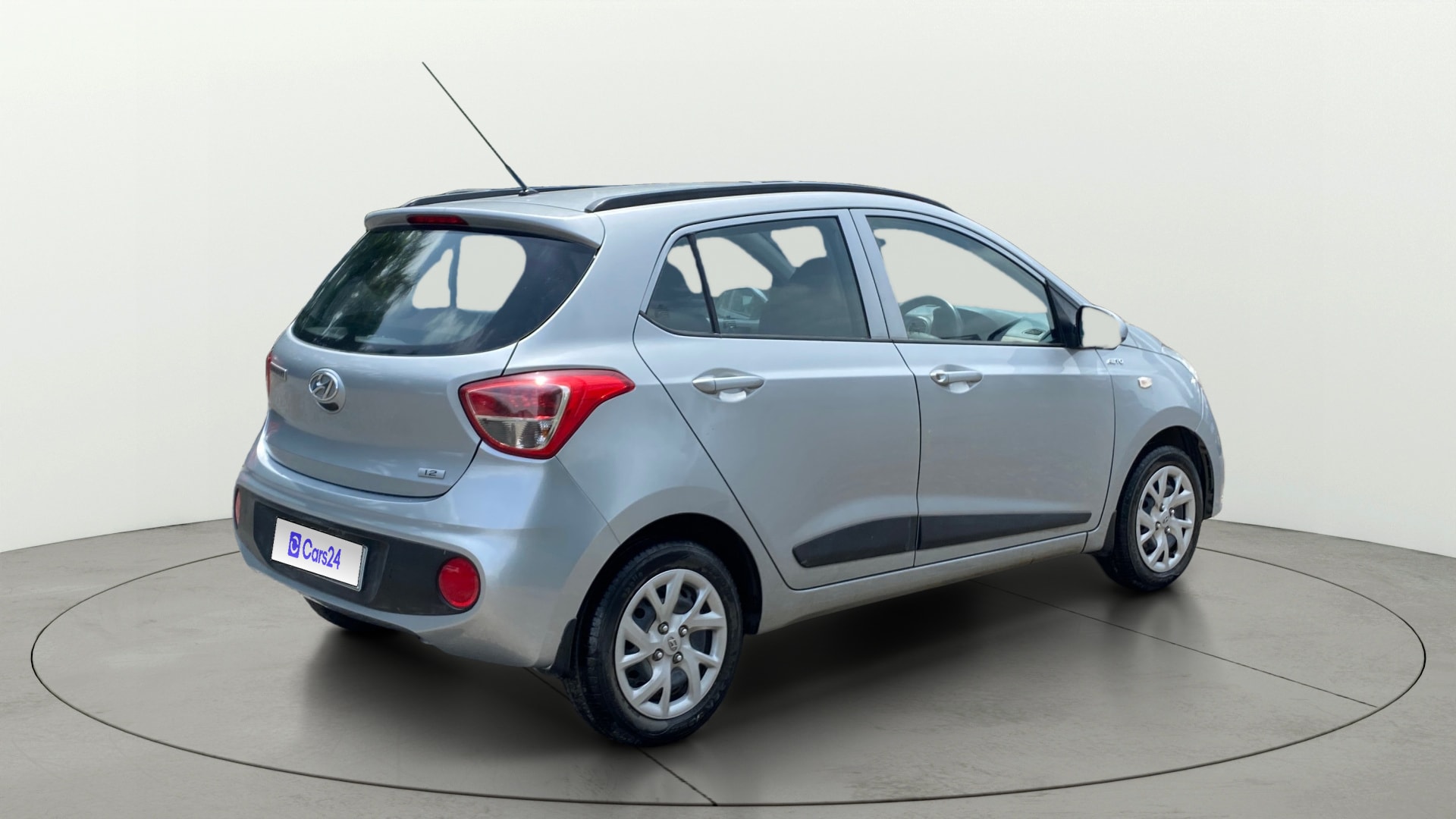 View 2018 Hyundai Grand i10 1.2 Magna Petrol AT Image 41 Used 2018 Hyundai Grand i10 1.2 Magna Petrol AT Image 41