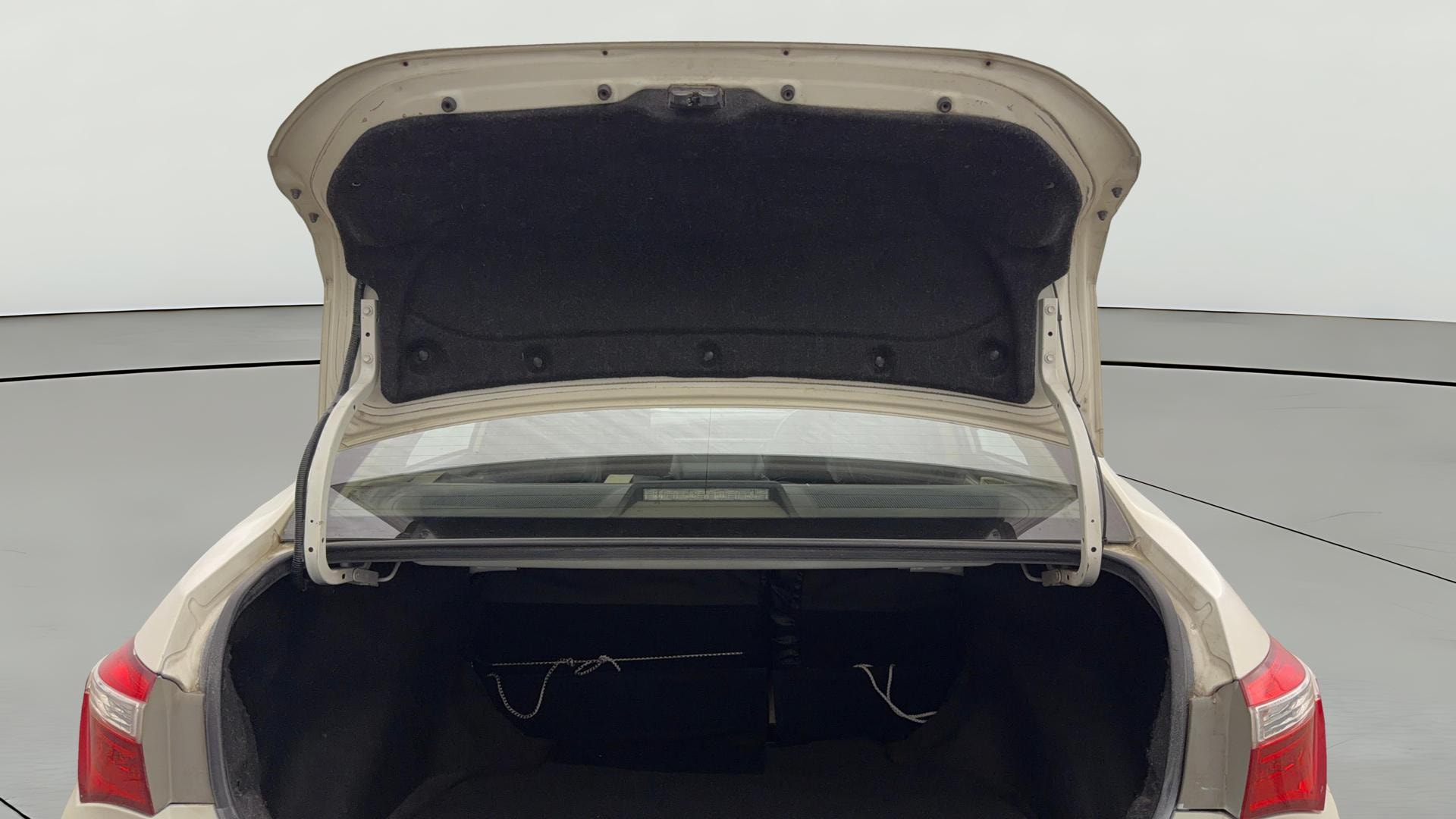 View 2015 Toyota Corolla Altis 1.8 G Image 16 Used 2015 Toyota Corolla Altis 1.8 G Image 16
