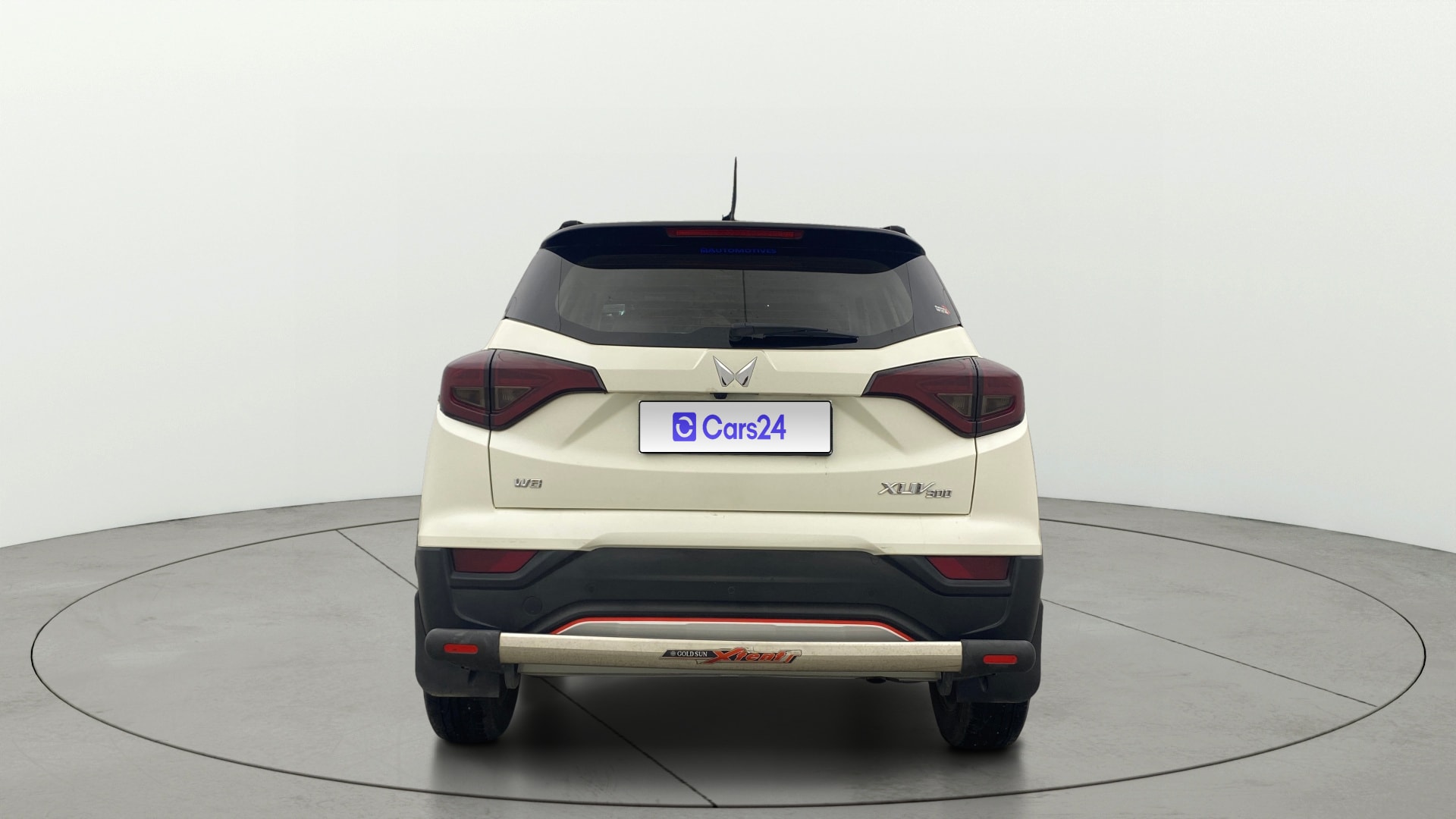 Used 2023 Mahindra XUV300 Used 2023 Mahindra XUV300