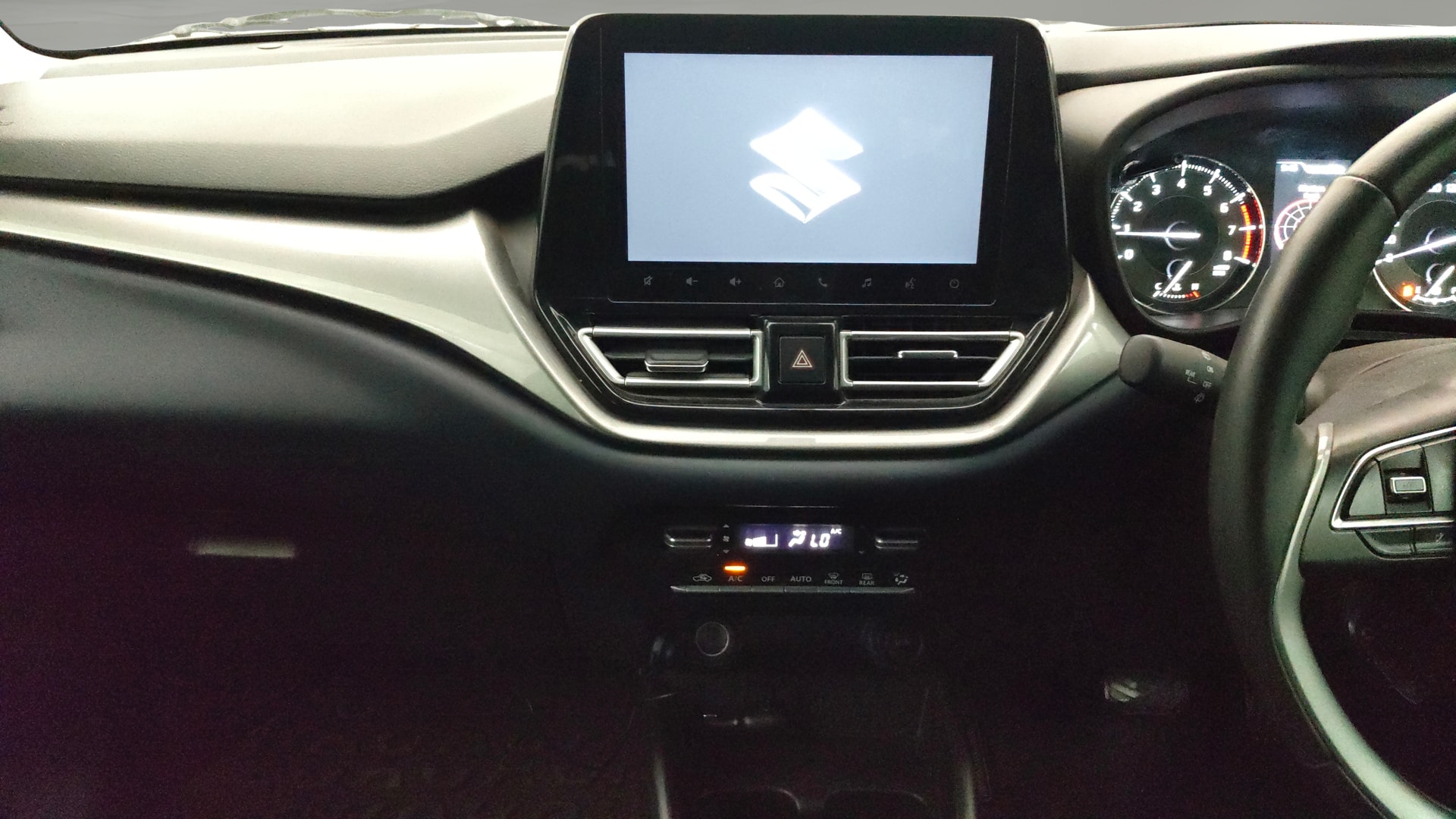 View 2022 Maruti Suzuki 1000 Base Variant Image 18 Used 2022 Maruti Suzuki 1000 Base Variant Image 18