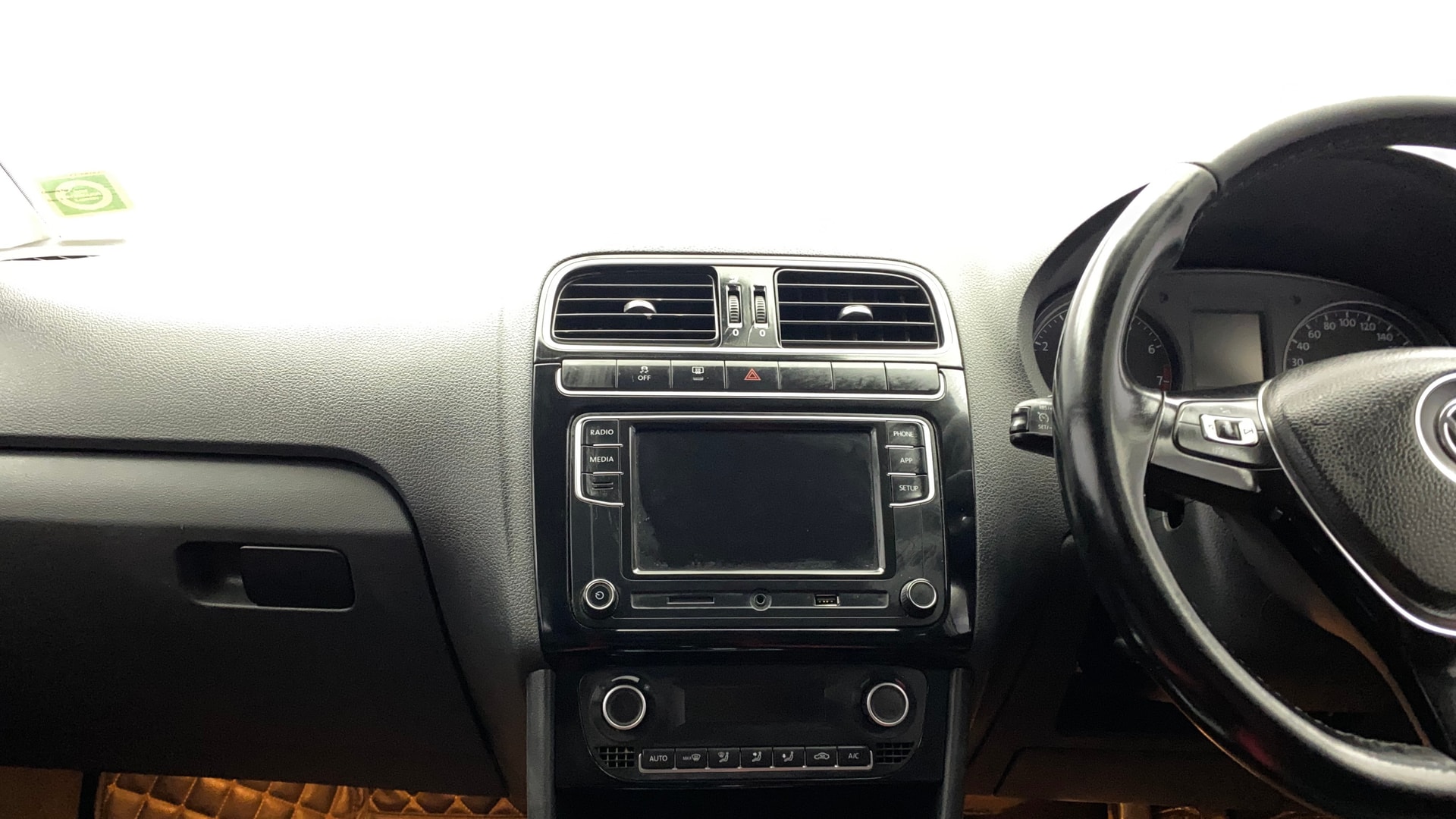 View 2018 Volkswagen Polo GT TSI Image 17 Used 2018 Volkswagen Polo GT TSI Image 17