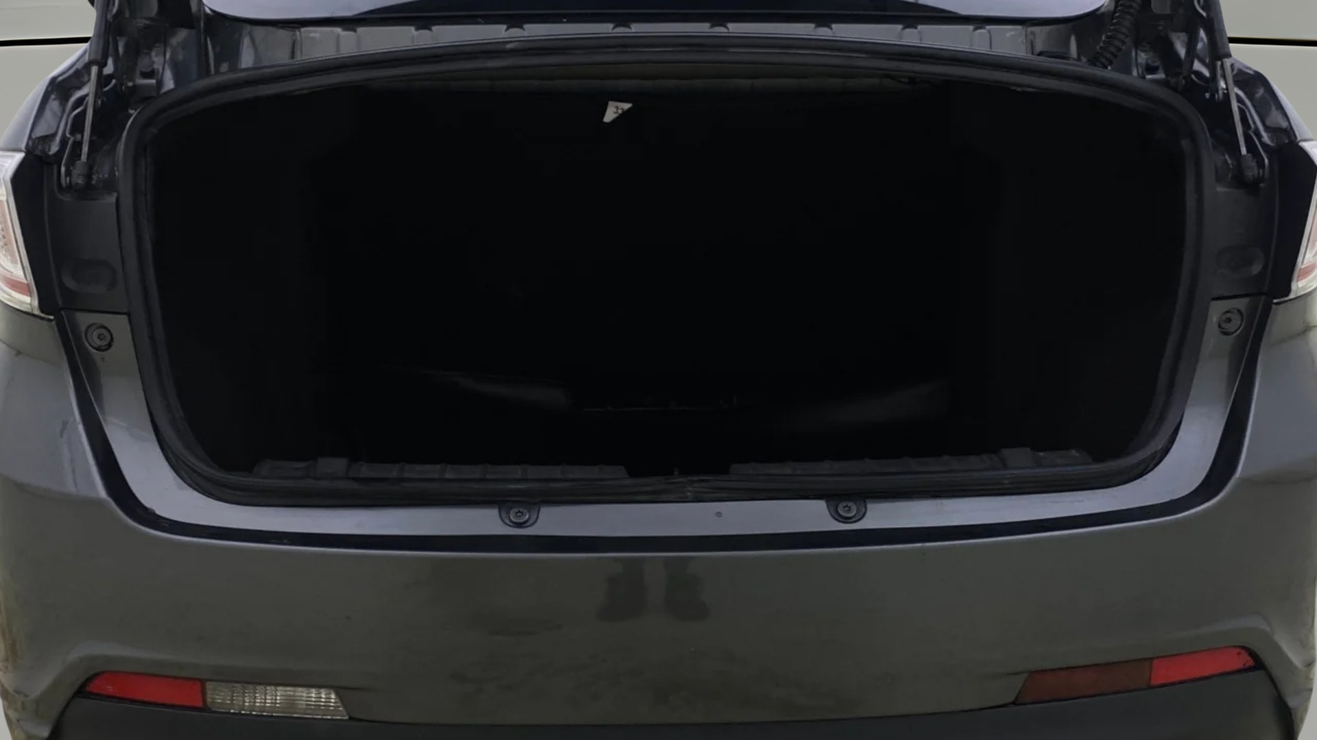View 2022 Tata Tigor XE Diesel Image 39 Used 2022 Tata Tigor XE Diesel Image 39