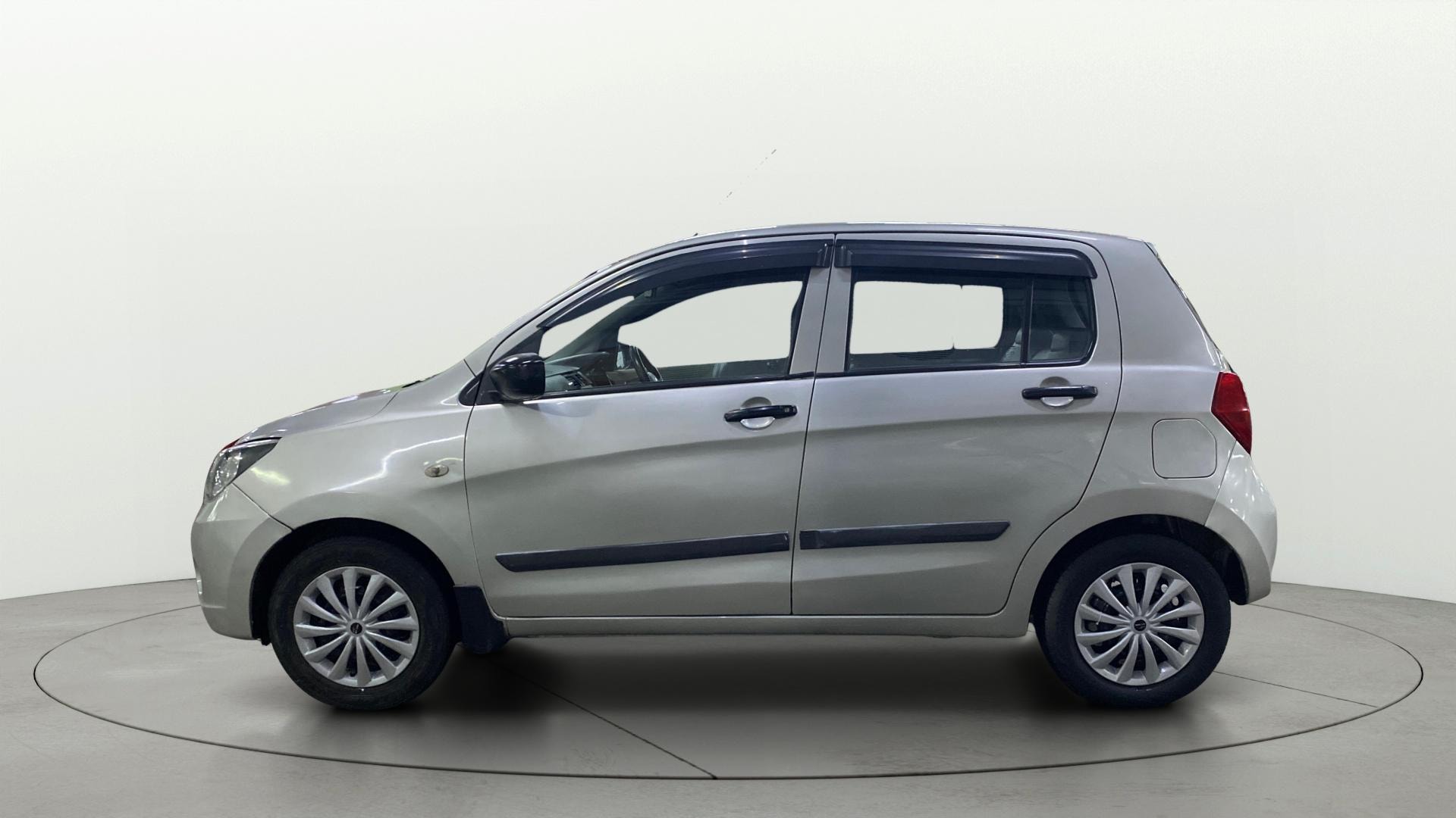 View 2016 Maruti Suzuki 1000 Base Variant Image 24 Used 2016 Maruti Suzuki 1000 Base Variant Image 24