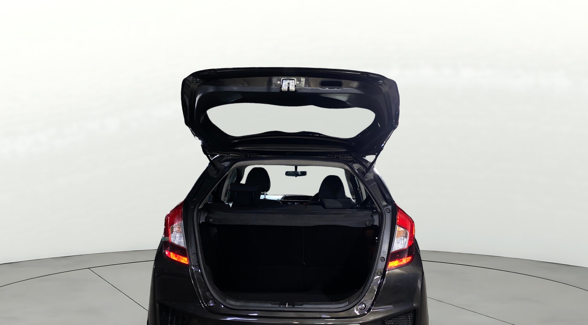View 2015 Honda Jazz E MT Diesel Image 37 Used 2015 Honda Jazz E MT Diesel Image 37