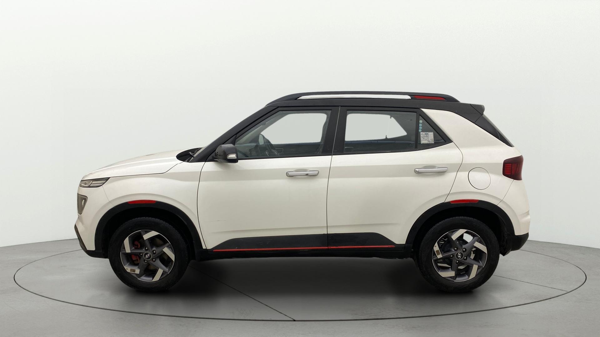 View 2022 Hyundai Venue SX Plus 1.0 Petrol AT Dual Tone Image 26 Used 2022 Hyundai Venue SX Plus 1.0 Petrol AT Dual Tone Image 26