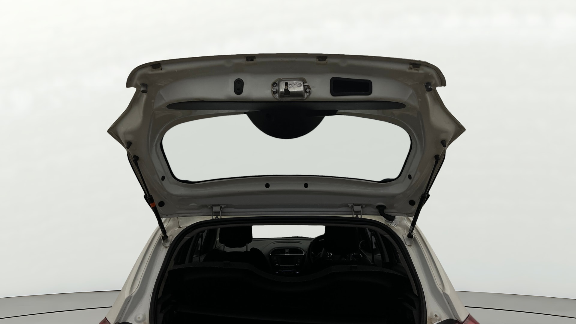 View 2019 Tata Tiago Revotorq XB Image 16 Used 2019 Tata Tiago Revotorq XB Image 16