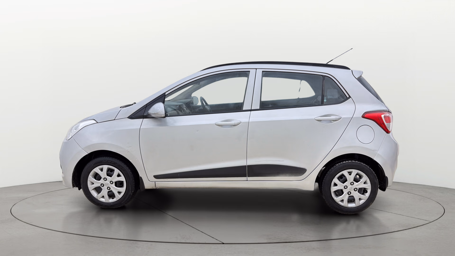 View 2016 Hyundai Grand i10 Sportz 1.2 Kappa Image 5 Used 2016 Hyundai Grand i10 Sportz 1.2 Kappa Image 5