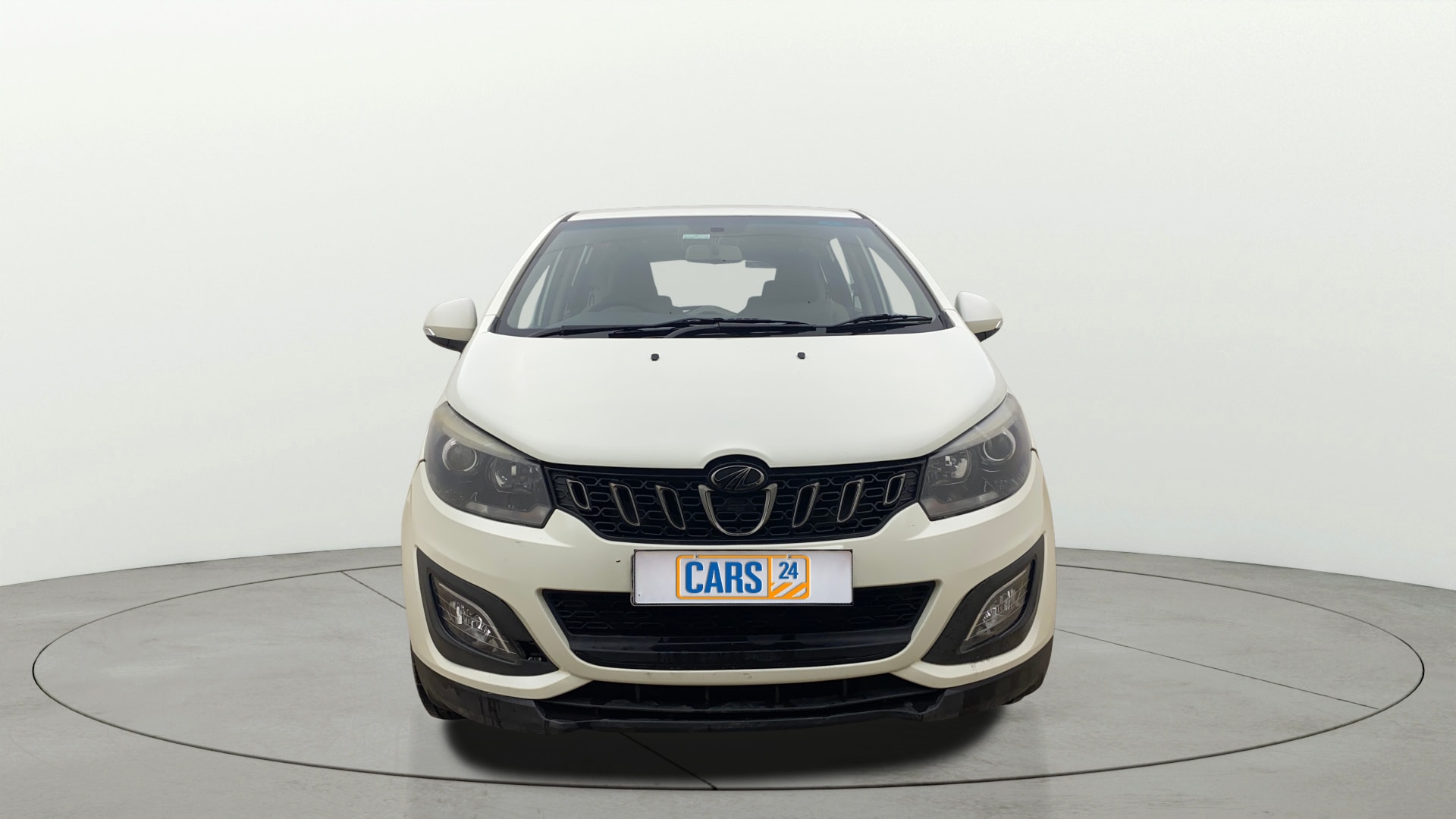 View 2019 Mahindra Marazzo M8 7-Seater Image 1 Used 2019 Mahindra Marazzo M8 7-Seater Image 1