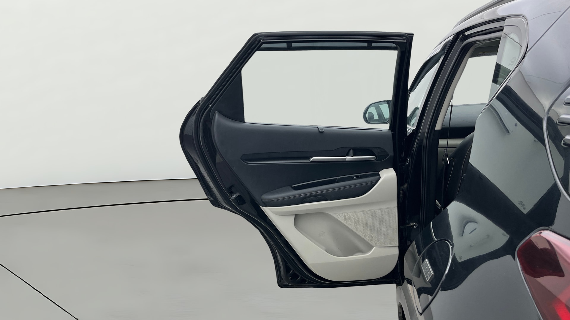 View 2022 Kia Sonet HTX Diesel Image 23 Used 2022 Kia Sonet HTX Diesel Image 23