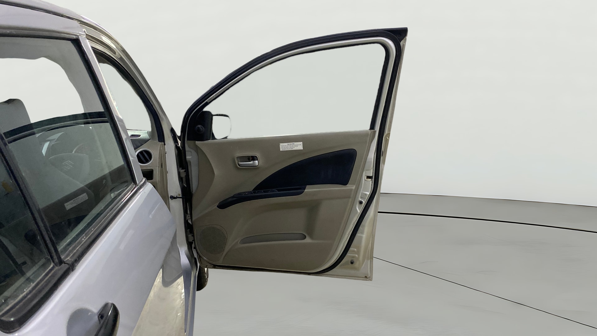 View 2015 Maruti Suzuki 1000 Base Variant Image 44 Used 2015 Maruti Suzuki 1000 Base Variant Image 44