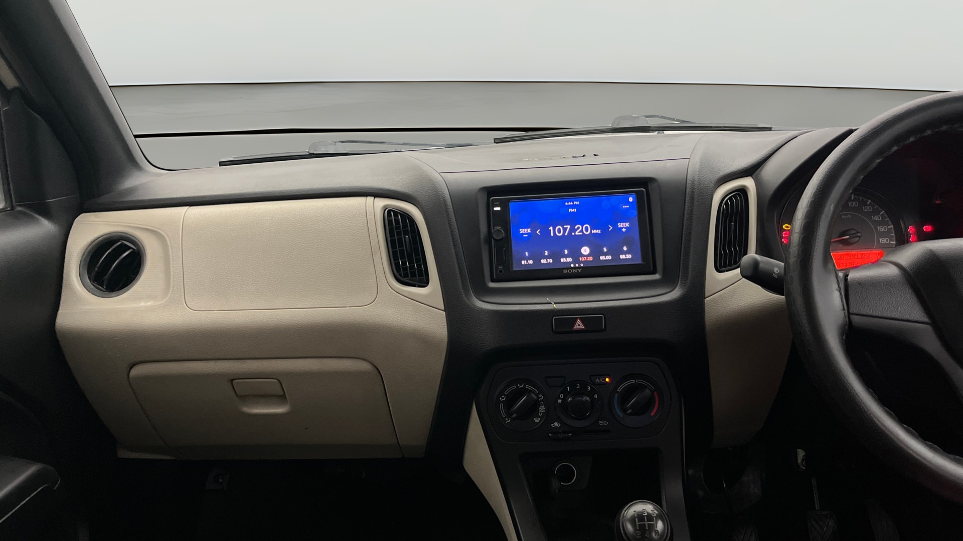 View 2021 Maruti Suzuki 1000 Base Variant Image 17 Used 2021 Maruti Suzuki 1000 Base Variant Image 17