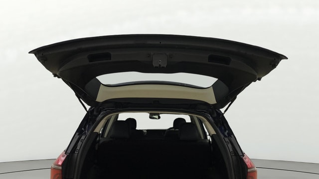 View Mahindra XUV700 Image 16 Used Mahindra XUV700 Image 16