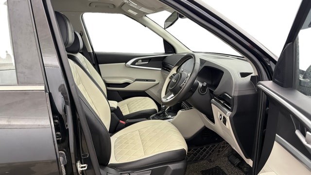 View Kia Carens Image 19 Used Kia Carens Image 19