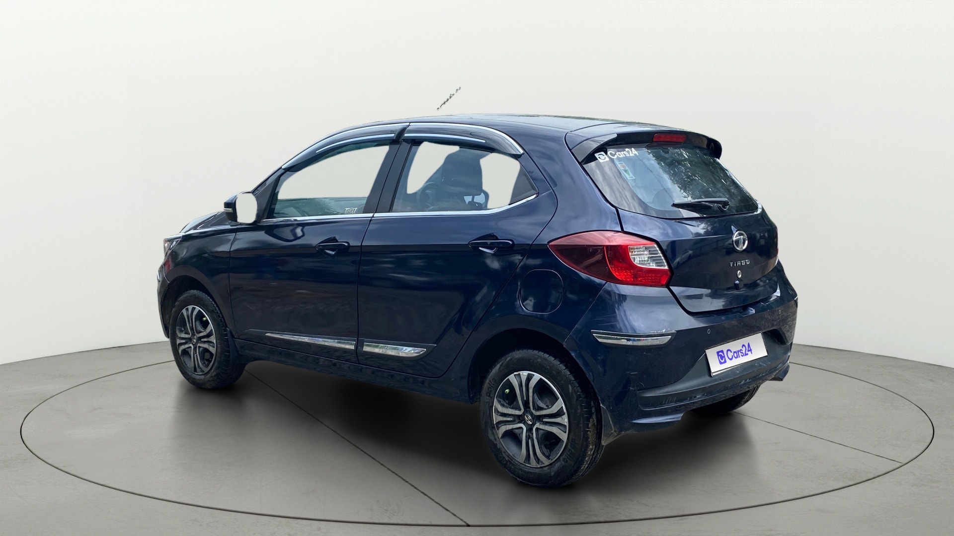 View 2021 Tata Tiago Revotorq XB Image 2 Used 2021 Tata Tiago Revotorq XB Image 2
