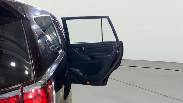 View Toyota Innova Crysta Image 7 Used Toyota Innova Crysta Image 7