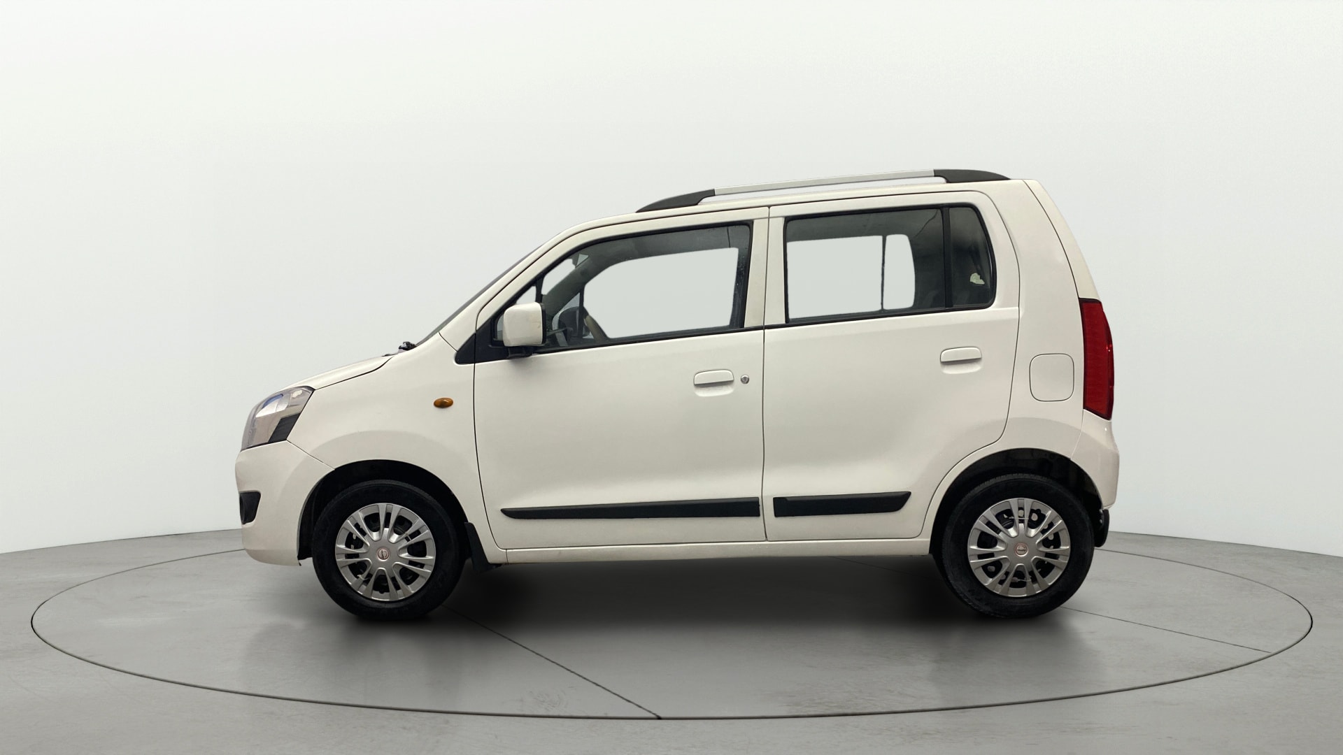 View 2017 Maruti Suzuki 1000 Base Variant Image 5 Used 2017 Maruti Suzuki 1000 Base Variant Image 5