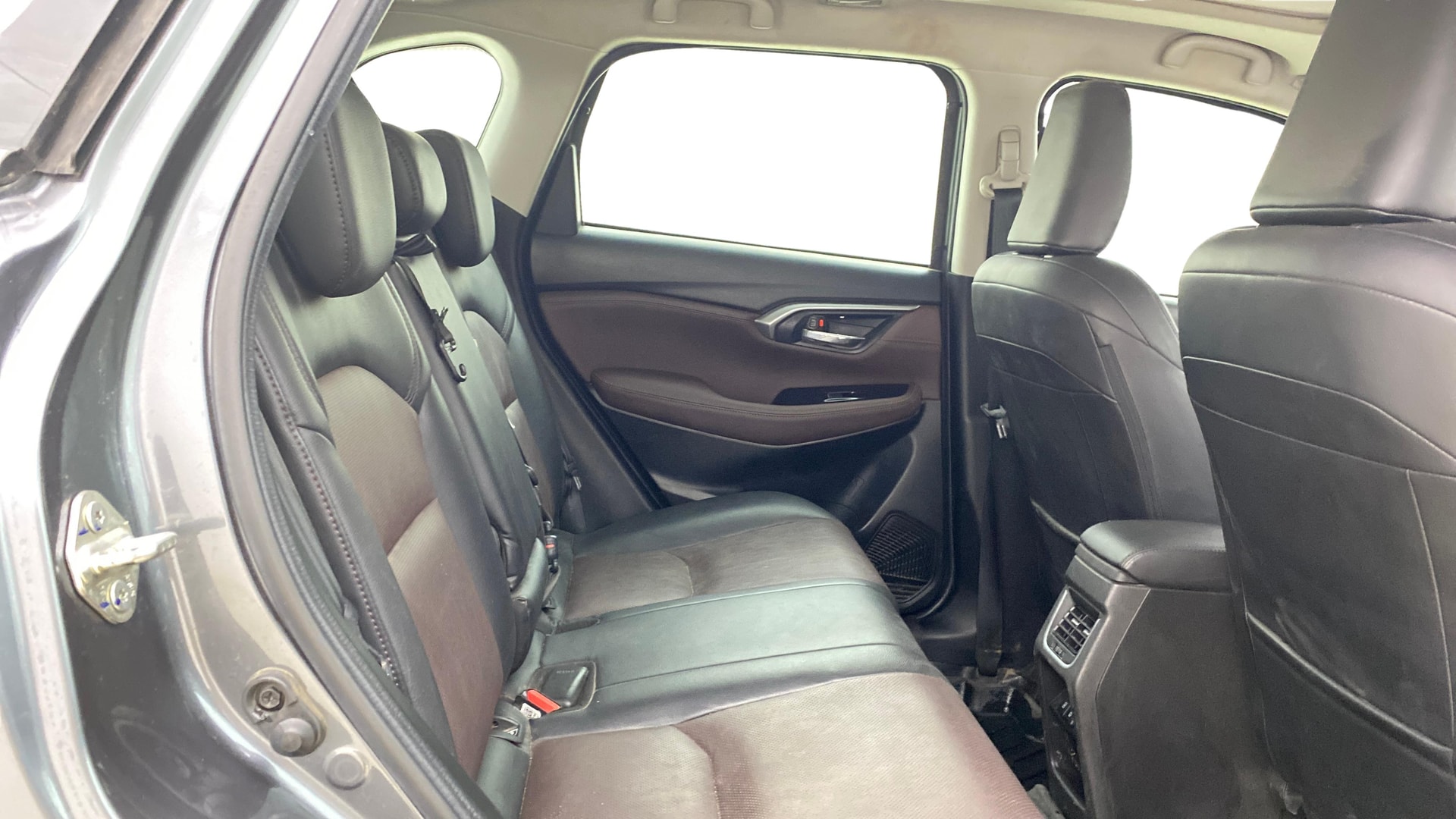 View 2023 Maruti Suzuki 1000 Base Variant Image 37 Used 2023 Maruti Suzuki 1000 Base Variant Image 37