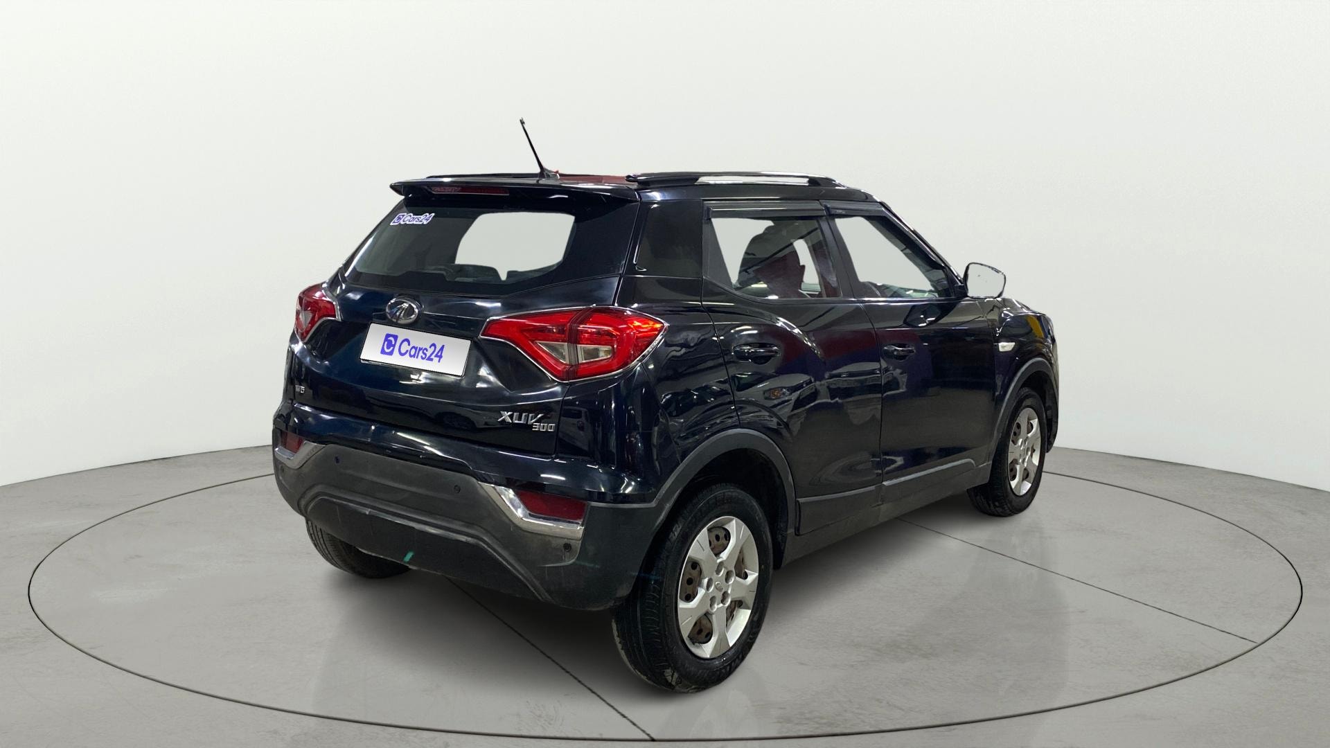 View 2020 Mahindra XUV300 W4 Petrol BS IV Image 41 Used 2020 Mahindra XUV300 W4 Petrol BS IV Image 41