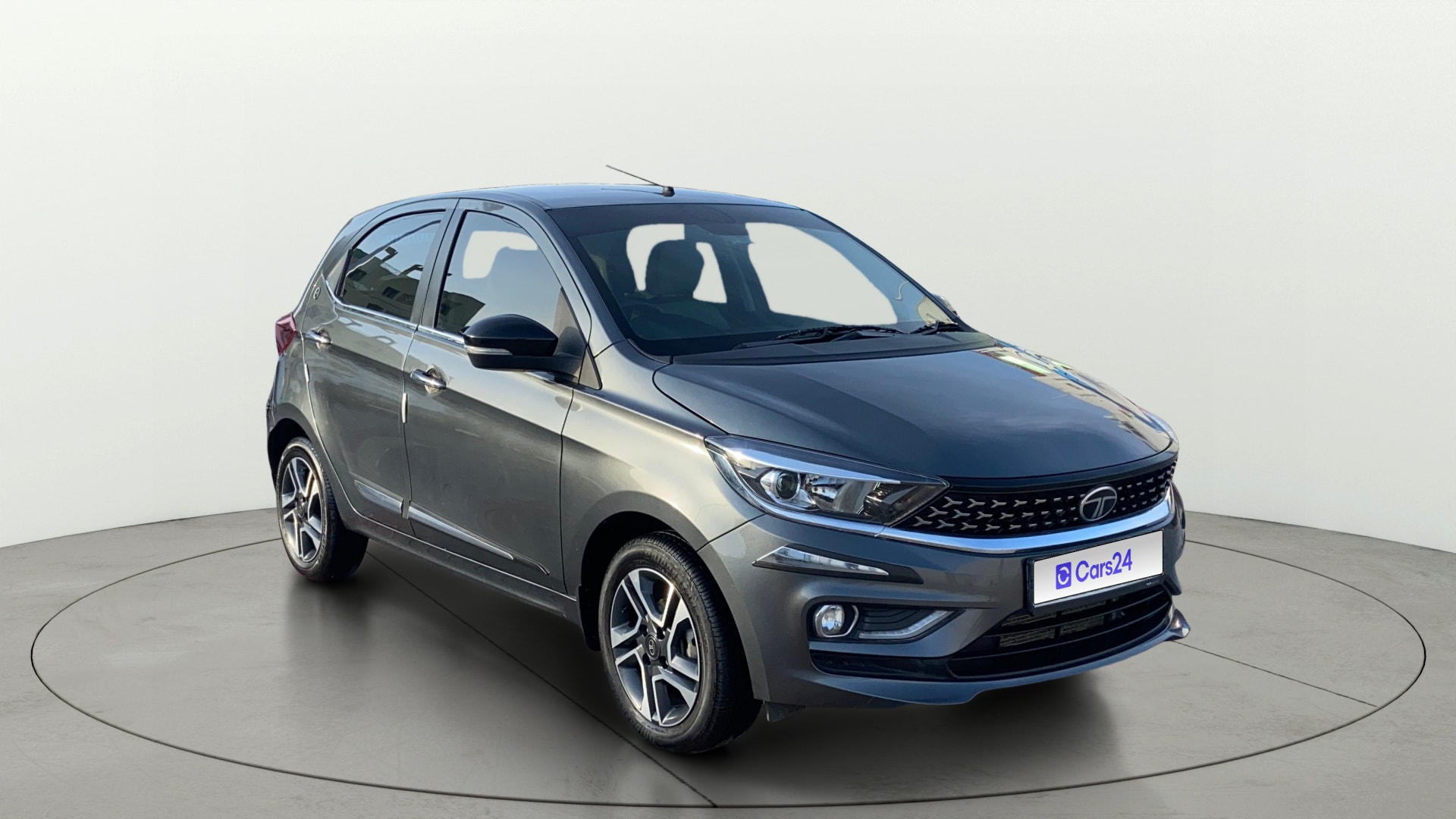 View 2024 Tata Tiago Revotorq XB Image 38 Used 2024 Tata Tiago Revotorq XB Image 38