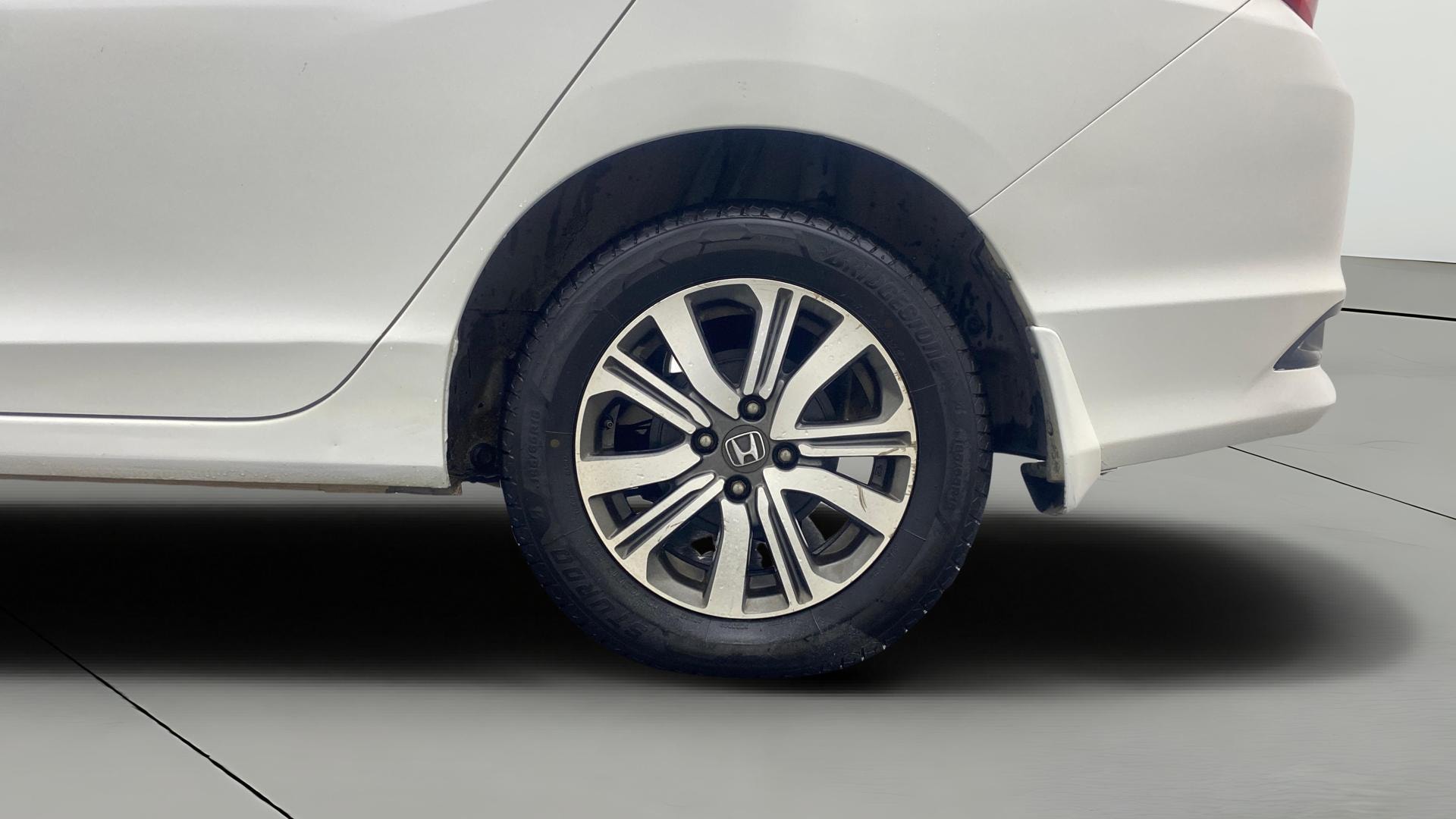 View 2019 Honda City ZX MT Diesel Anniversary Edition Image 12 Used 2019 Honda City ZX MT Diesel Anniversary Edition Image 12