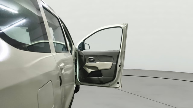 View Renault Lodgy Image 45 Used Renault Lodgy Image 45