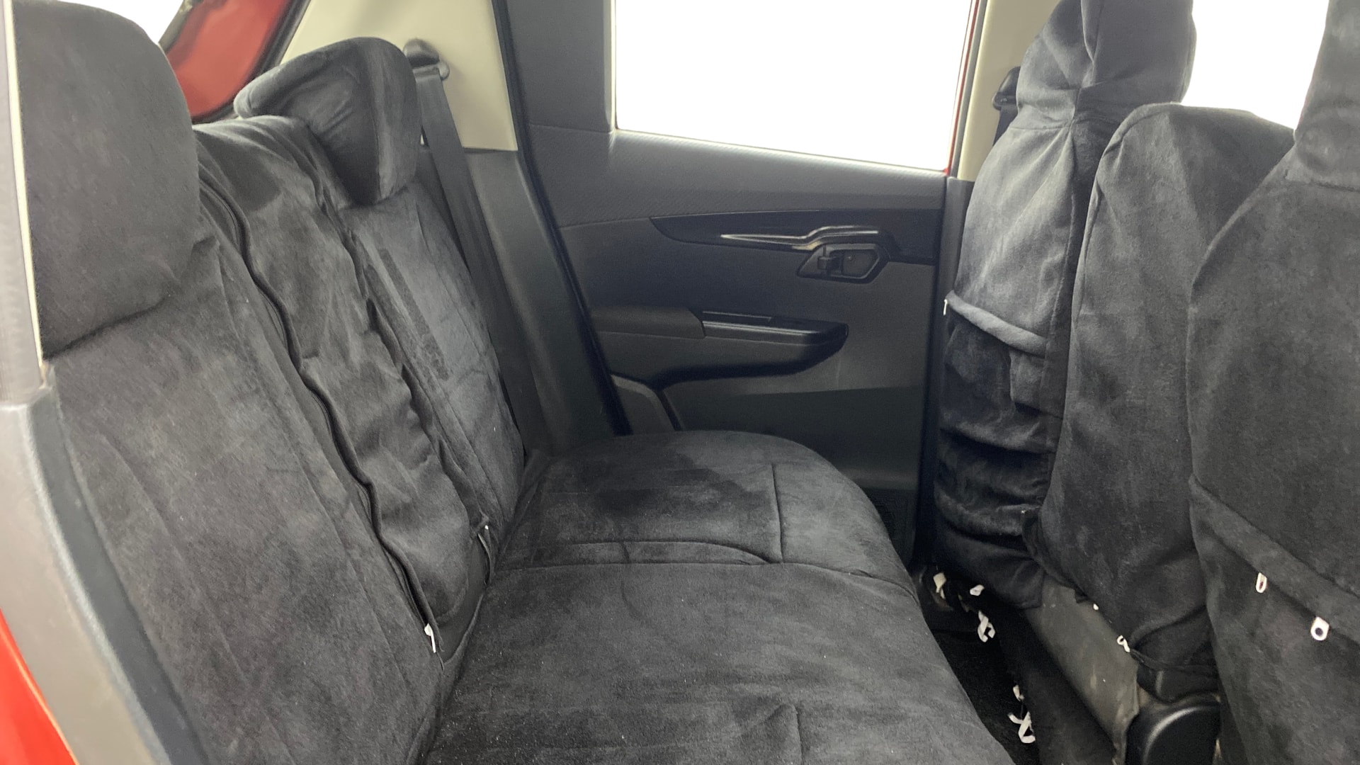 View 2018 Mahindra KUV100 K2 Petrol BS IV Image 28 Used 2018 Mahindra KUV100 K2 Petrol BS IV Image 28