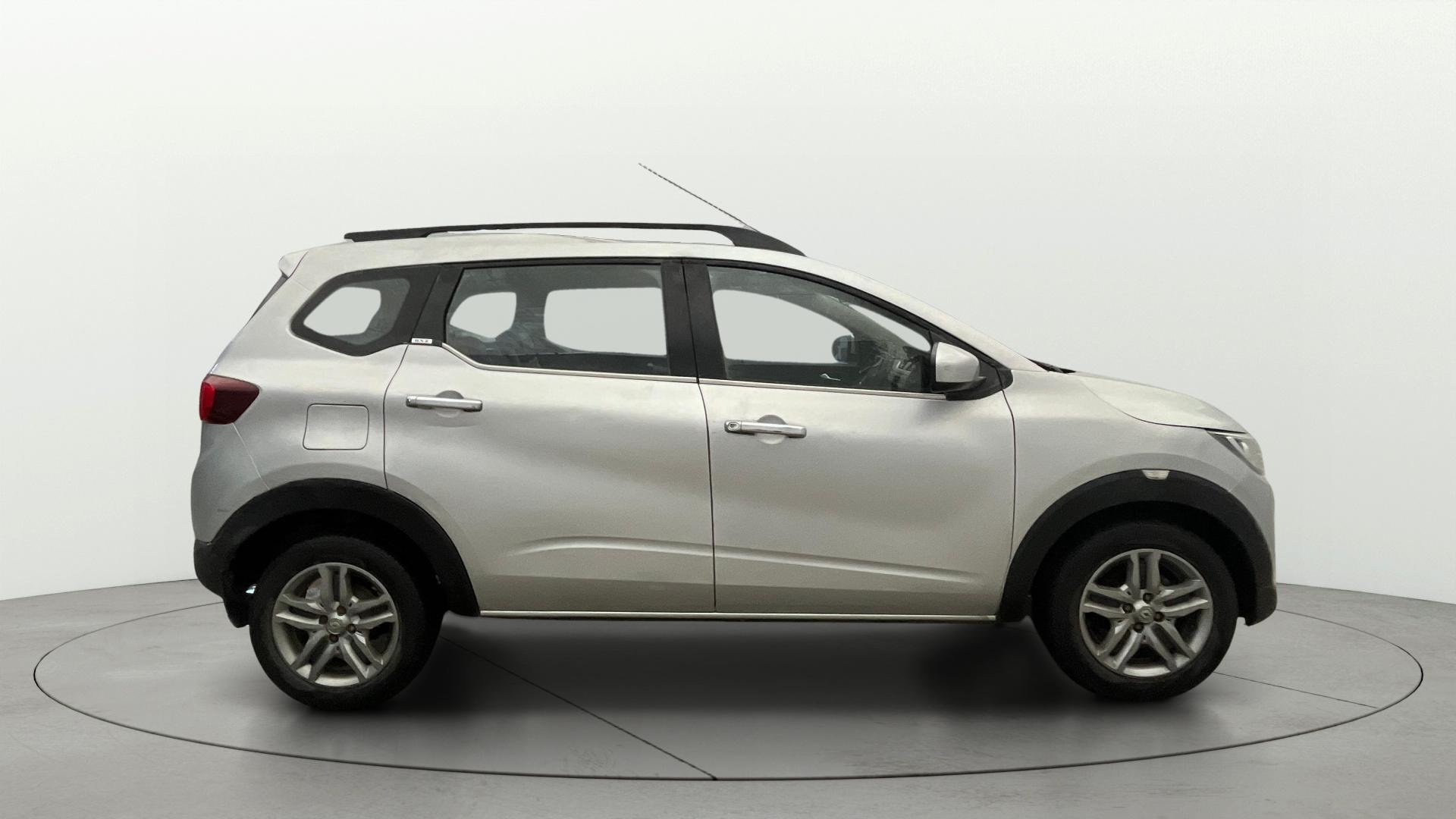 View 2020 Renault Triber RXZ Image 28 Used 2020 Renault Triber RXZ Image 28