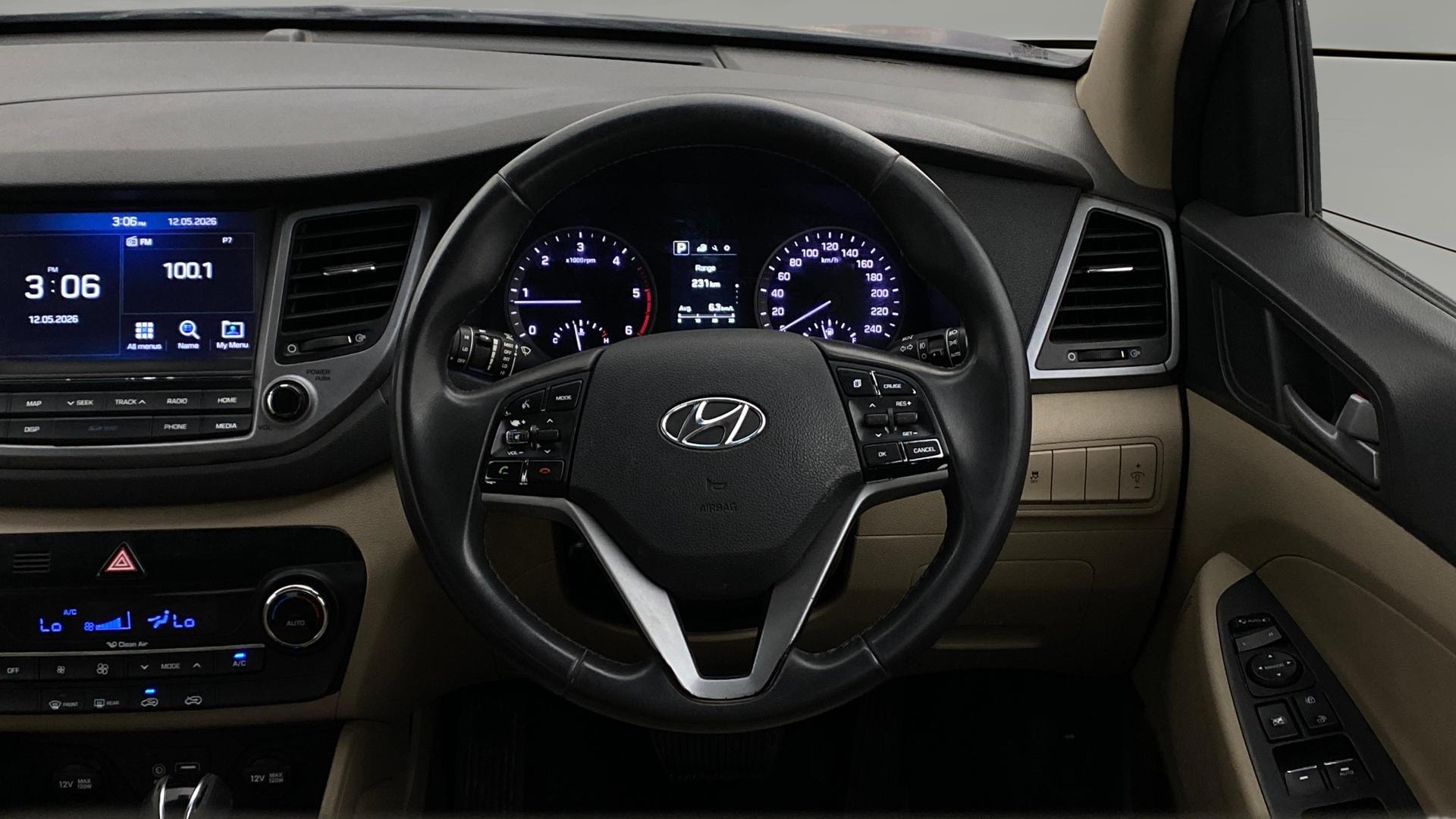 View 2017 Hyundai Tucson R 2.0 6-Speed Automatic GL BS IV Image 21 Used 2017 Hyundai Tucson R 2.0 6-Speed Automatic GL BS IV Image 21