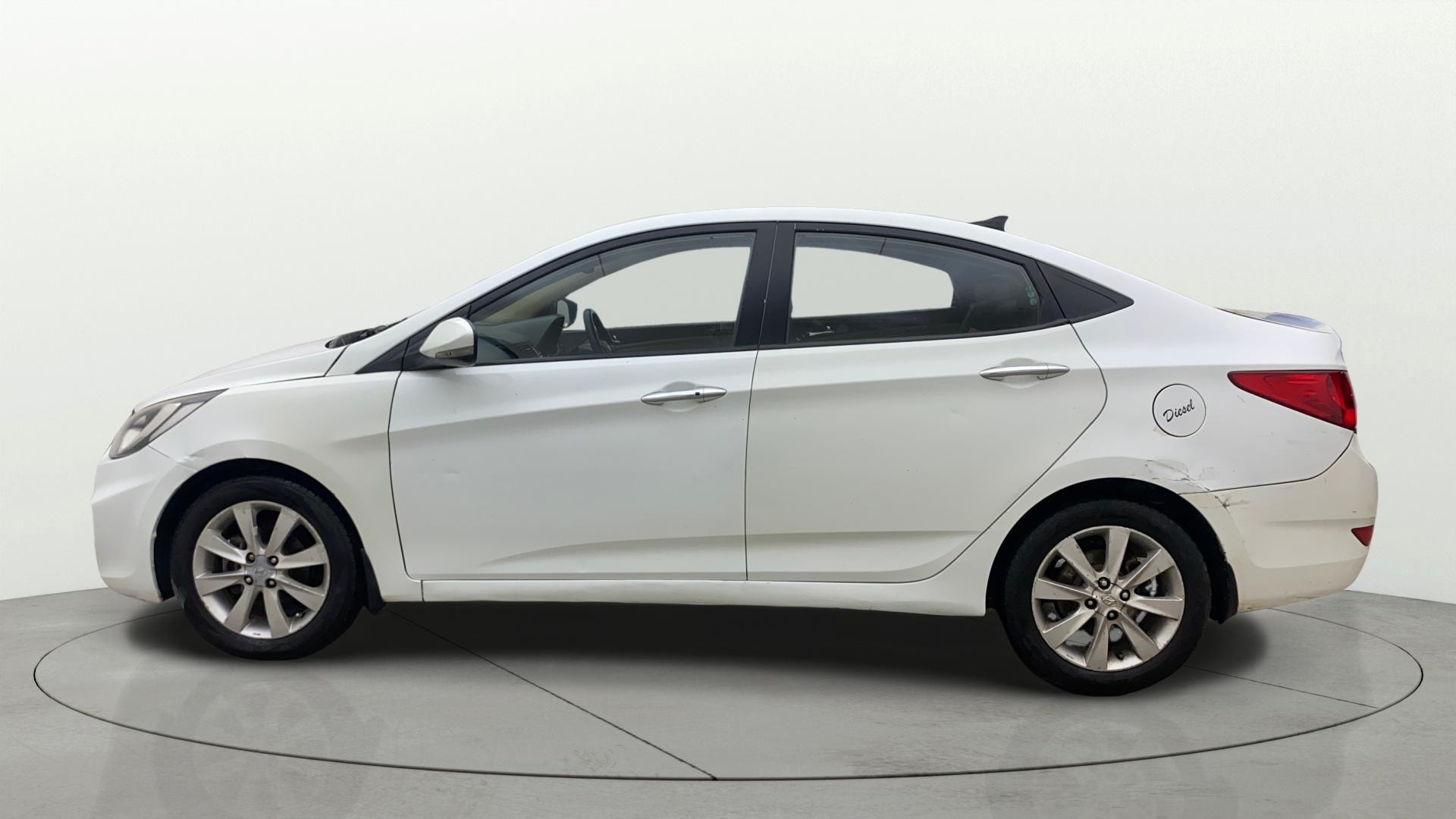 View 2012 Hyundai Fluidic Verna 1.6 CRDI SX Image 5 Used 2012 Hyundai Fluidic Verna 1.6 CRDI SX Image 5