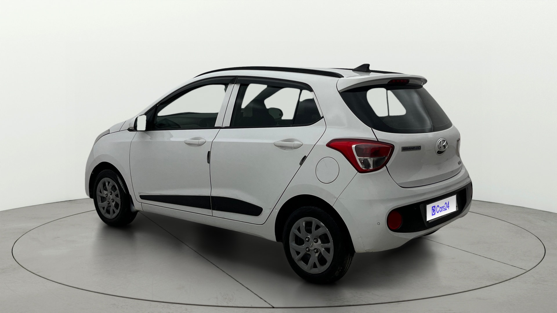 View 2019 Hyundai Grand i10 Sportz 1.2 Kappa Image 2 Used 2019 Hyundai Grand i10 Sportz 1.2 Kappa Image 2