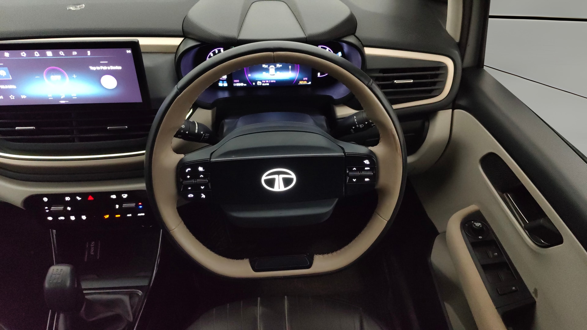 Used 2025 Tata Altroz Used 2025 Tata Altroz