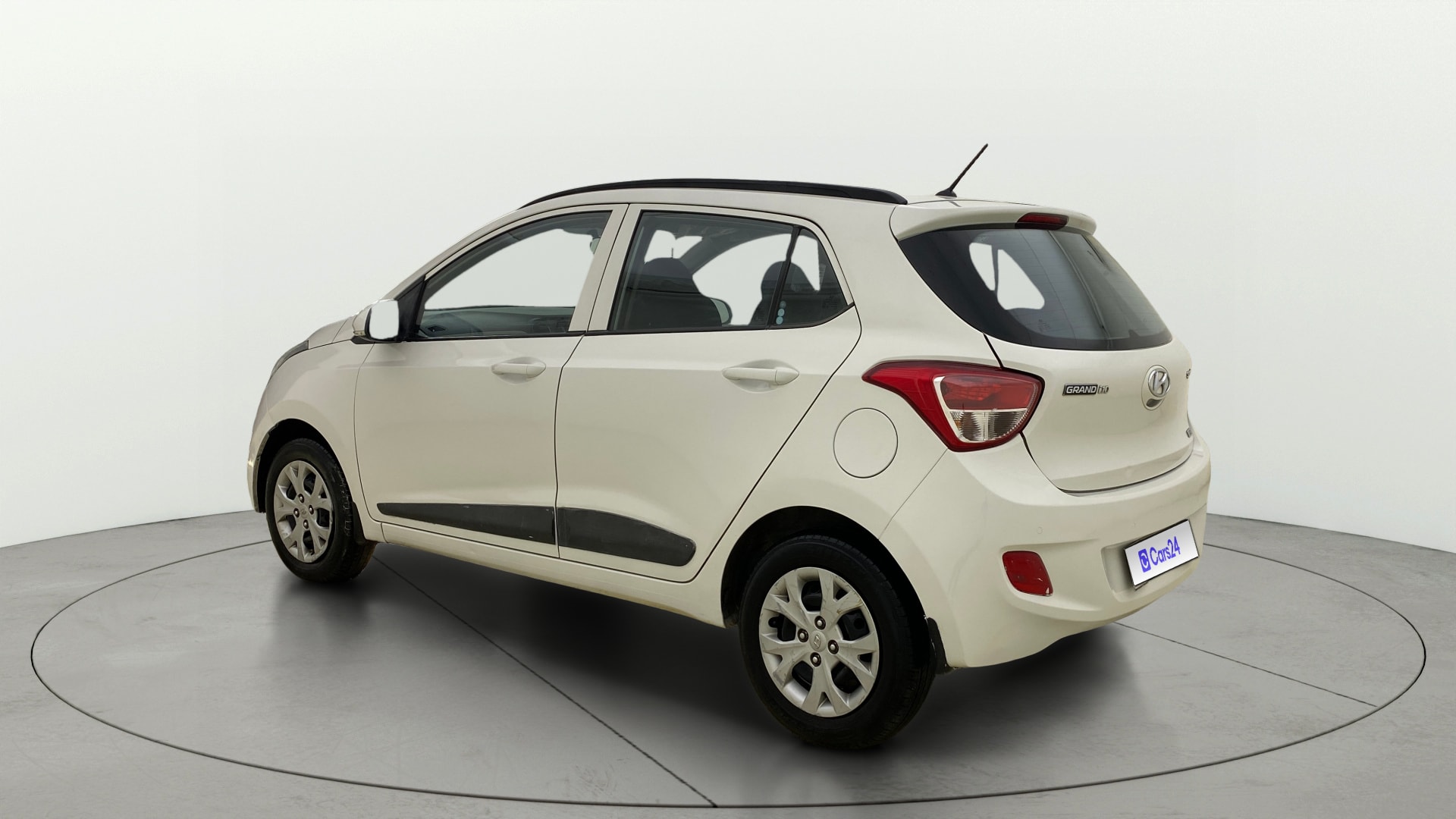 View 2015 Hyundai Grand i10 Sportz 1.2 Kappa Image 2 Used 2015 Hyundai Grand i10 Sportz 1.2 Kappa Image 2