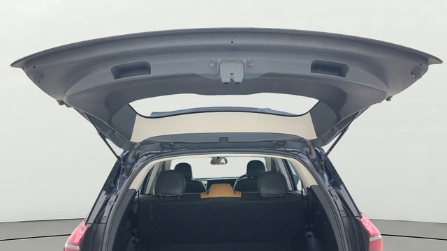 View Mahindra XUV700 Image 16 Used Mahindra XUV700 Image 16