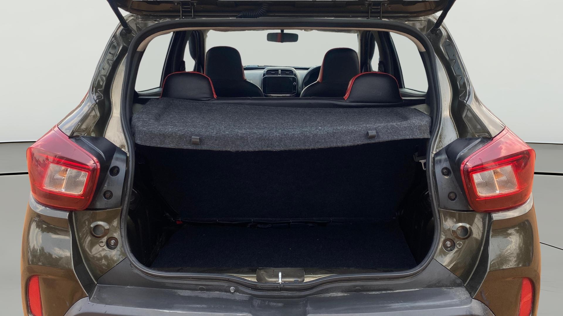 View 2022 Renault Kwid RXT 1.0 Image 37 Used 2022 Renault Kwid RXT 1.0 Image 37