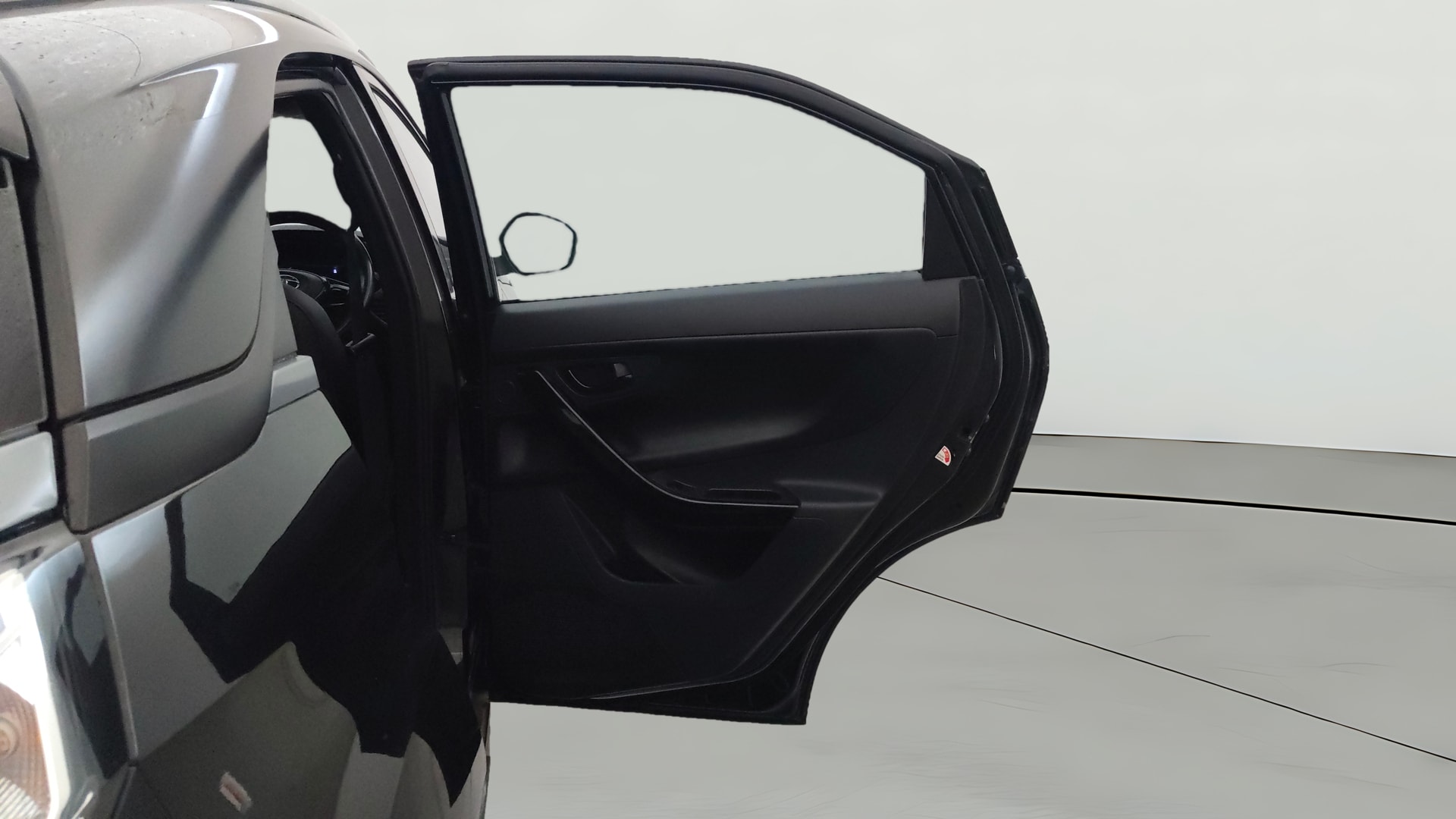 View 2021 Tata Nexon Revotorq XZ Plus Dark Image 7 Used 2021 Tata Nexon Revotorq XZ Plus Dark Image 7