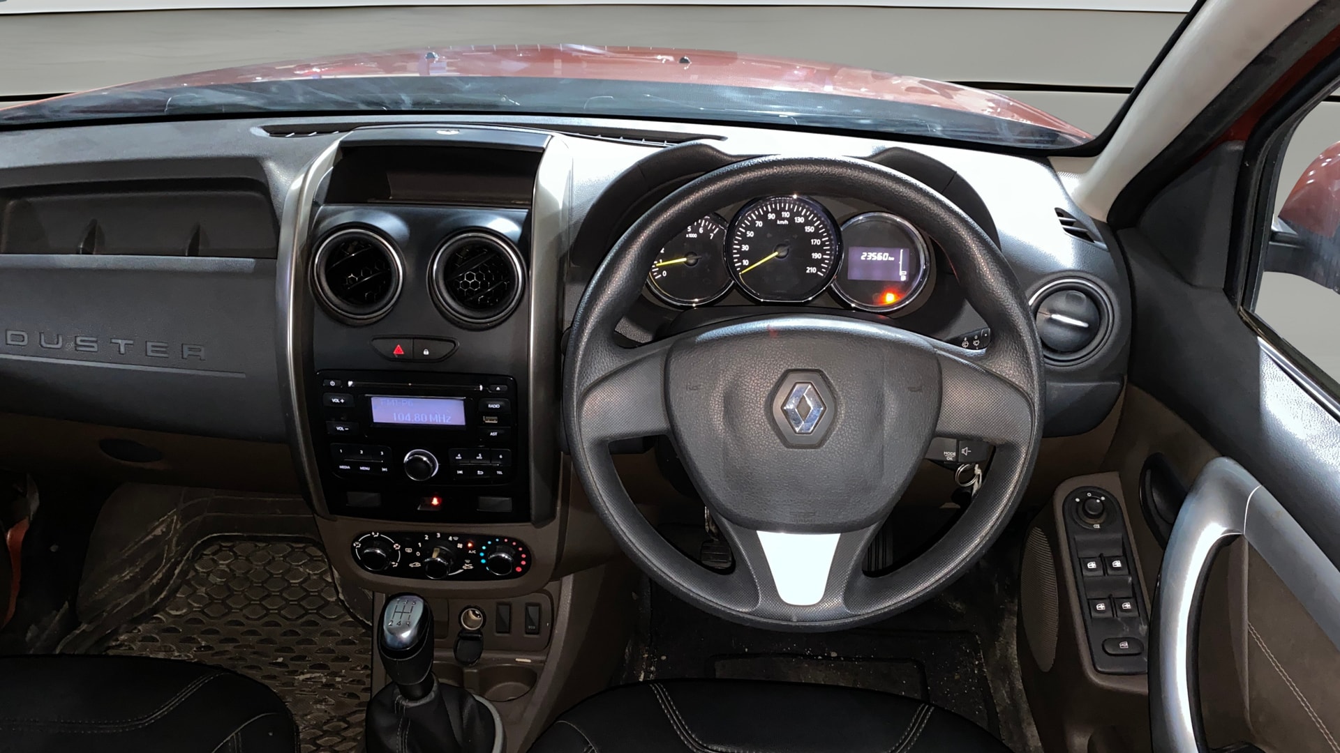 View 2016 Renault Duster Petrol RXL Image 20 Used 2016 Renault Duster Petrol RXL Image 20