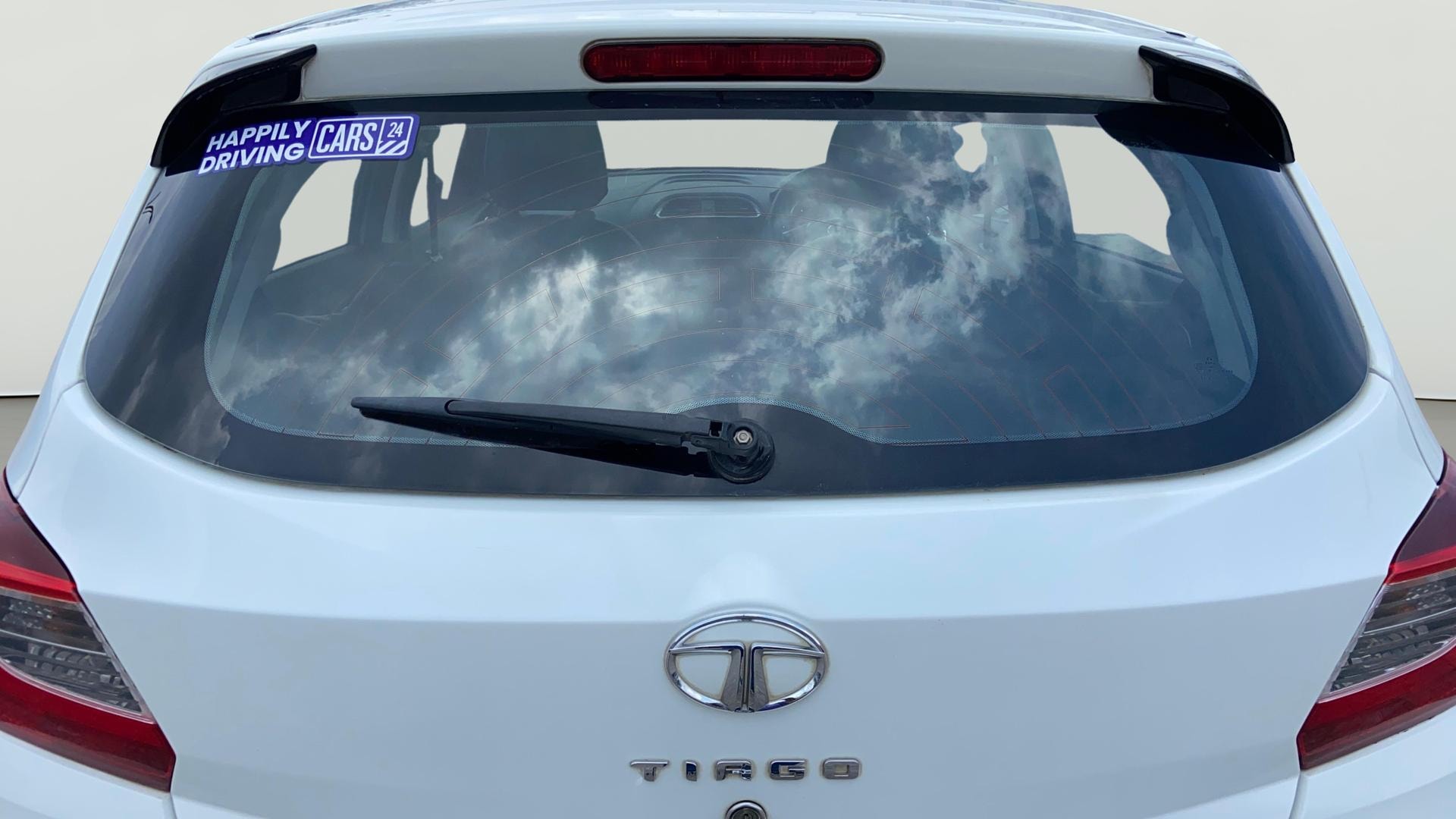 View 2021 Tata Tiago Revotorq XB Image 4 Used 2021 Tata Tiago Revotorq XB Image 4