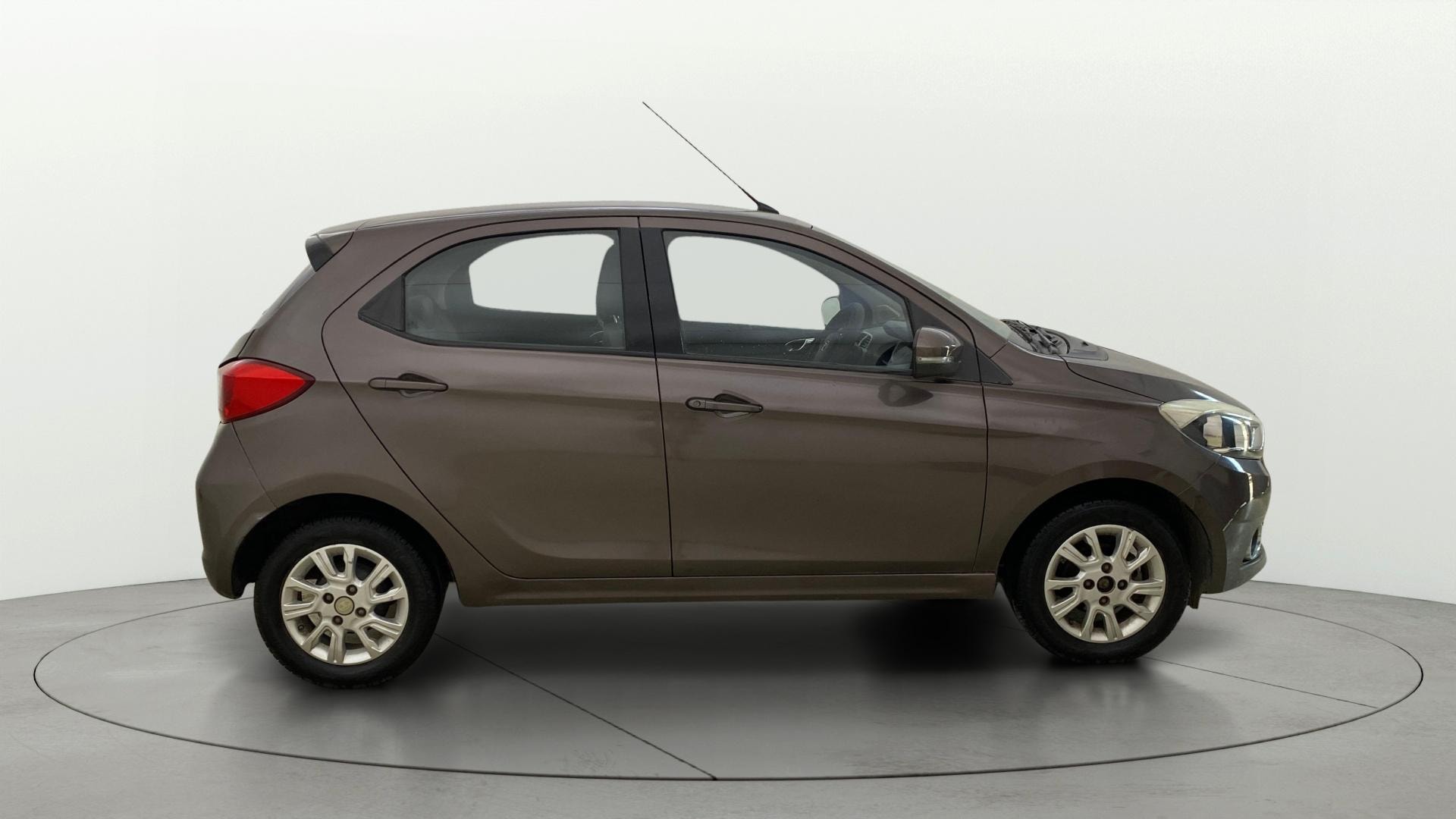 View 2017 Tata Tiago Revotorq XB Image 8 Used 2017 Tata Tiago Revotorq XB Image 8