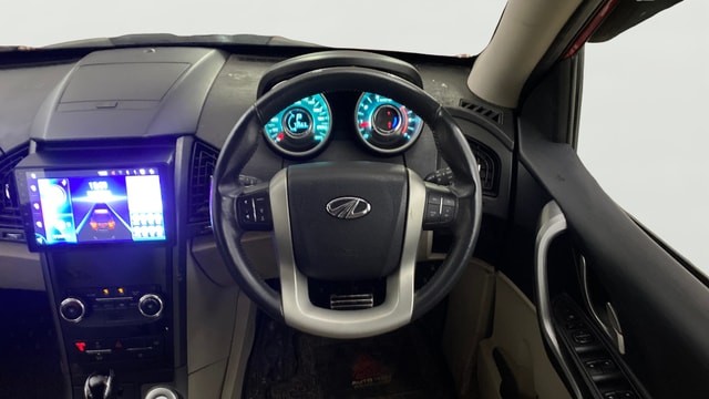 View Mahindra XUV500 Image 14 Used Mahindra XUV500 Image 14