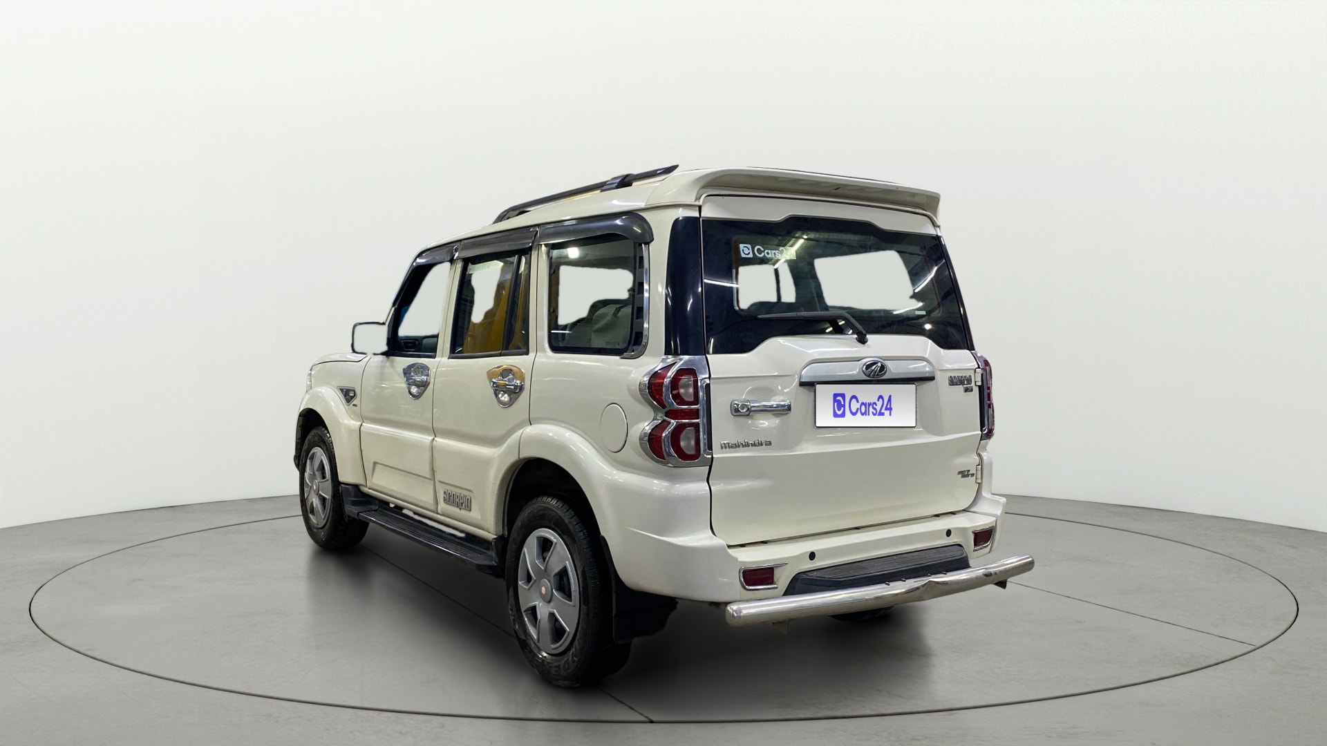 View 2018 Mahindra Scorpio S7 Image 2 Used 2018 Mahindra Scorpio S7 Image 2