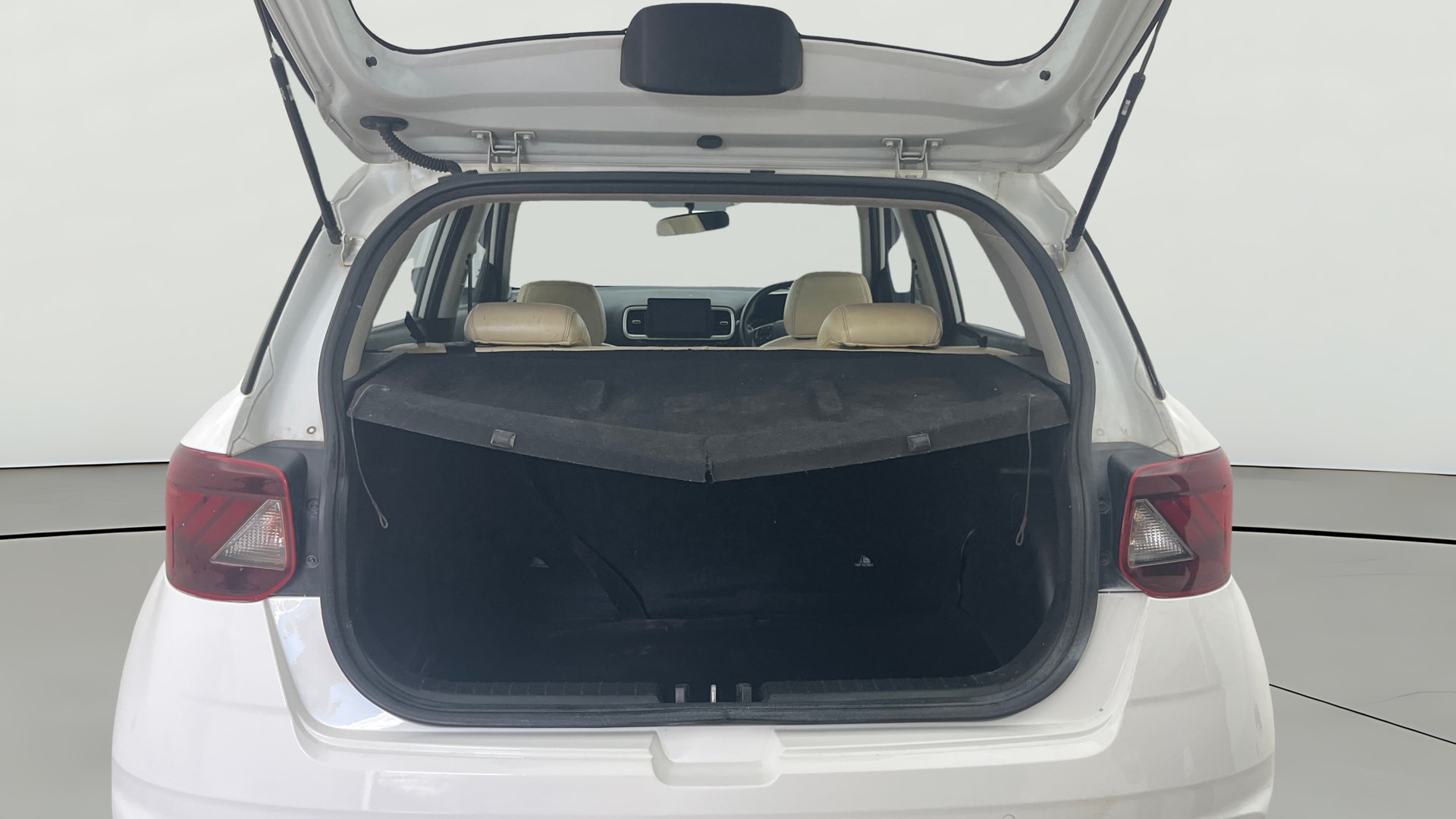View 2021 Hyundai Venue SX 1.0 iMT Petrol Image 40 Used 2021 Hyundai Venue SX 1.0 iMT Petrol Image 40