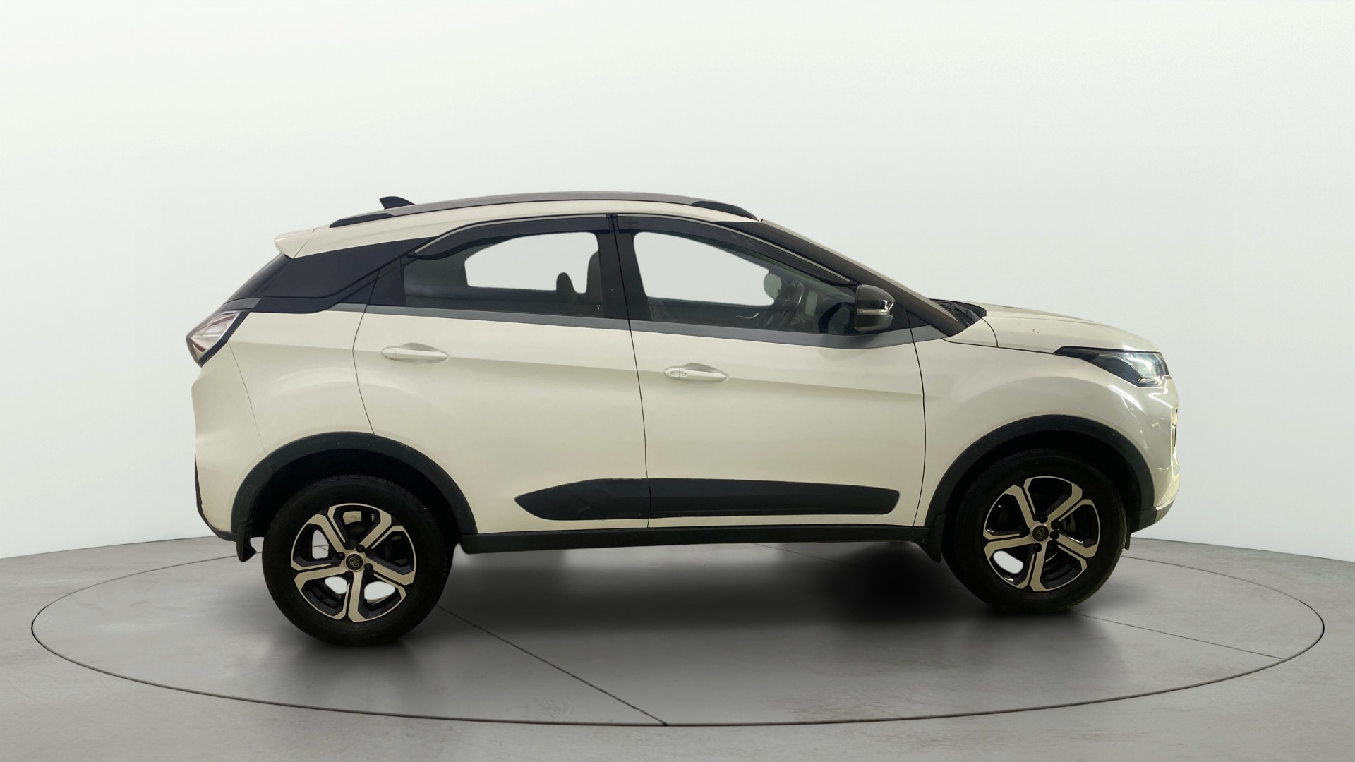 View 2021 Tata Nexon Revotron XE Image 8 Used 2021 Tata Nexon Revotron XE Image 8