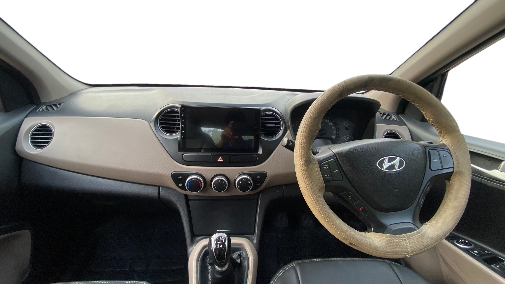 View 2015 Hyundai Xcent S Diesel Image 16 Used 2015 Hyundai Xcent S Diesel Image 16