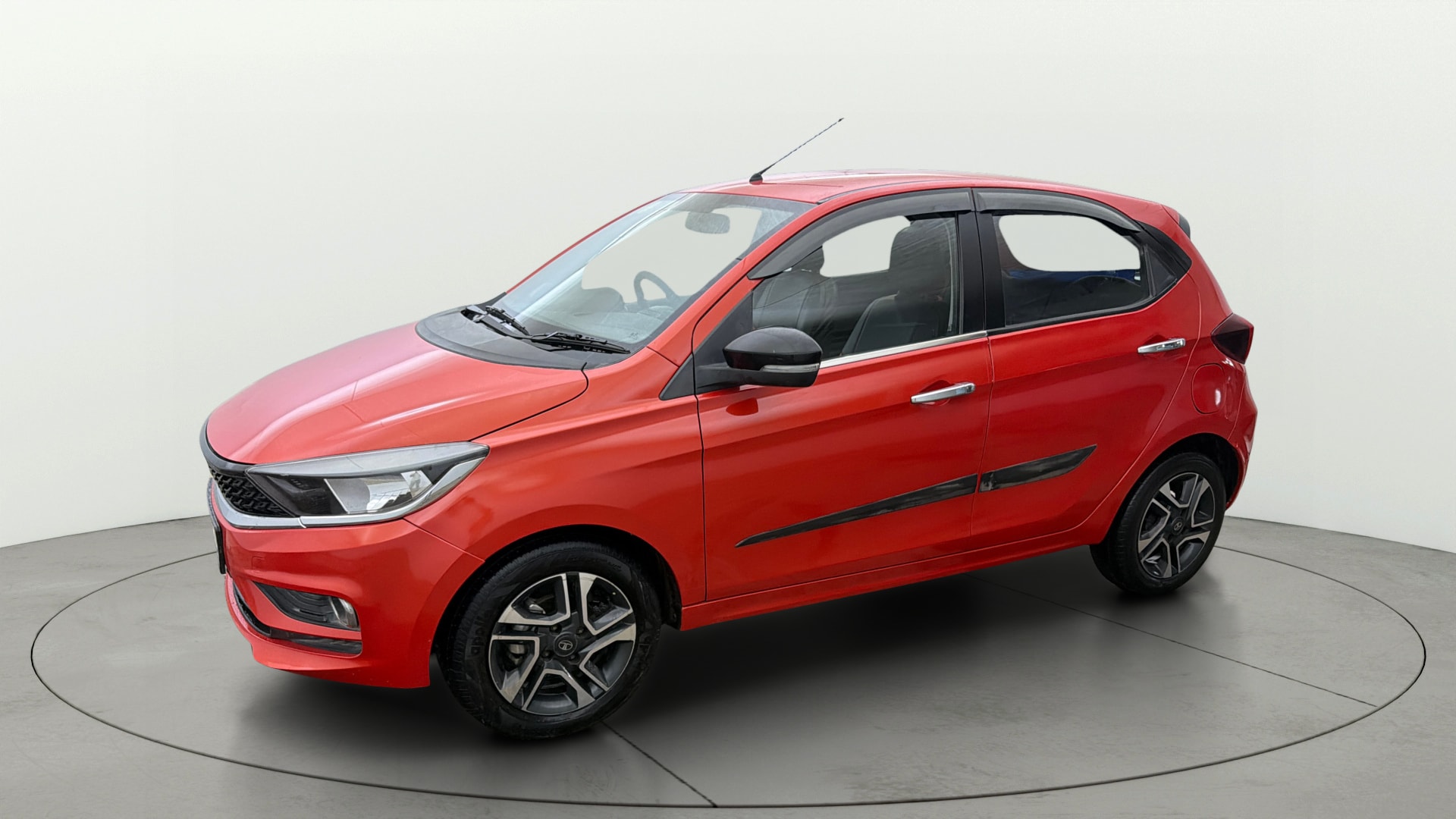View 2020 Tata Tiago Revotorq XB Image 35 Used 2020 Tata Tiago Revotorq XB Image 35