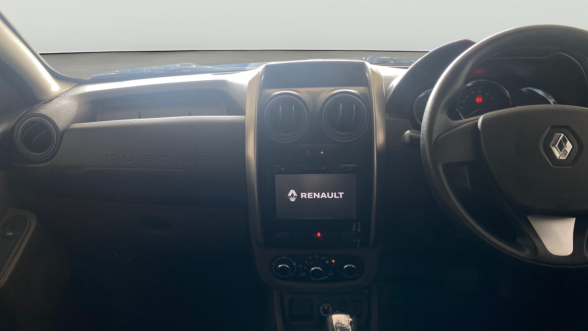 View 2019 Renault Duster Diesel 110PS RXZ AMT Image 17 Used 2019 Renault Duster Diesel 110PS RXZ AMT Image 17