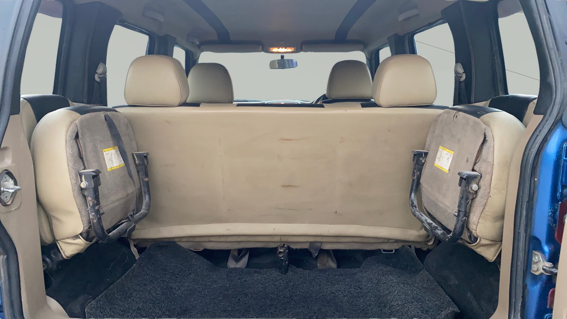 View 2016 Mahindra TUV300 T8 Image 37 Used 2016 Mahindra TUV300 T8 Image 37