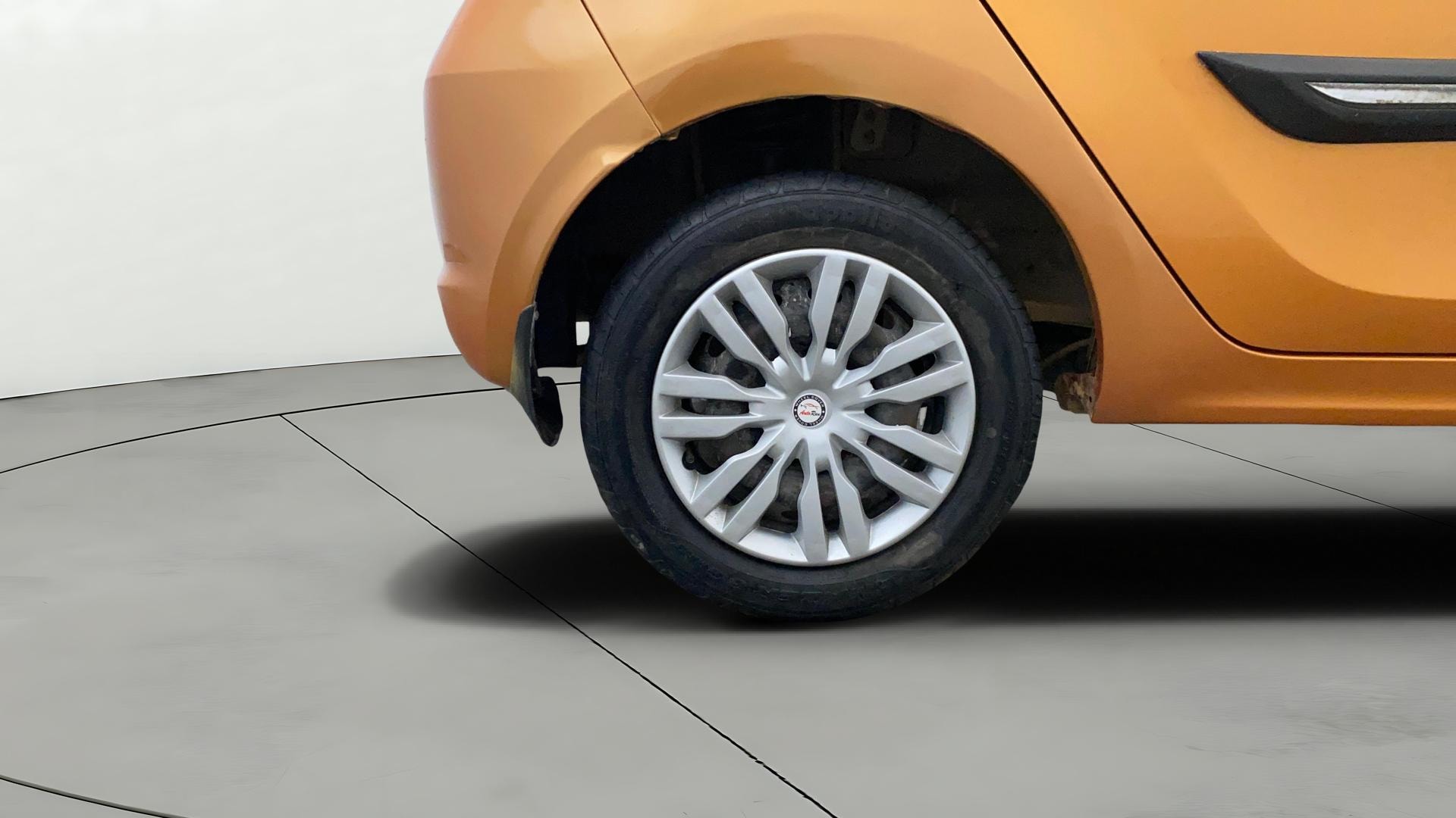 View 2018 Tata Tiago Revotorq XB Image 24 Used 2018 Tata Tiago Revotorq XB Image 24