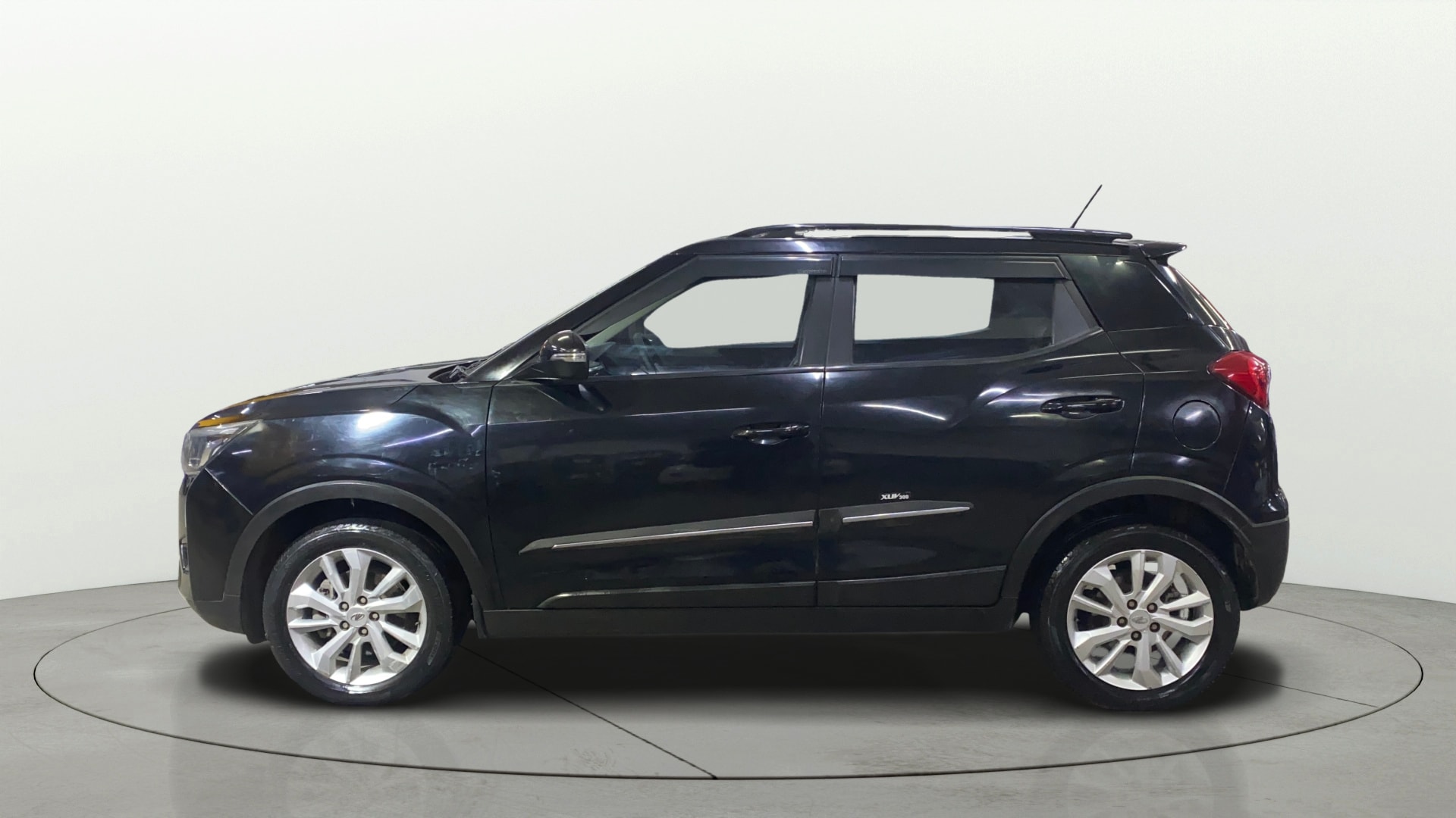 View 2019 Mahindra XUV300 W4 Petrol BS IV Image 26 Used 2019 Mahindra XUV300 W4 Petrol BS IV Image 26
