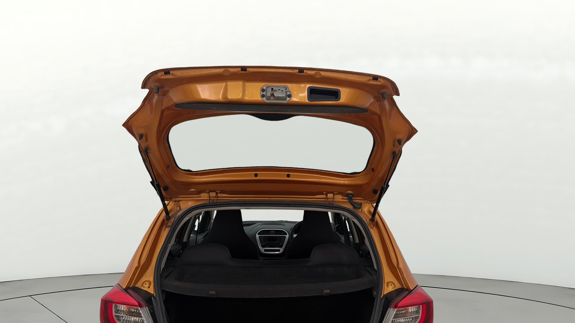 View 2016 Tata Tiago Revotorq XB Image 16 Used 2016 Tata Tiago Revotorq XB Image 16