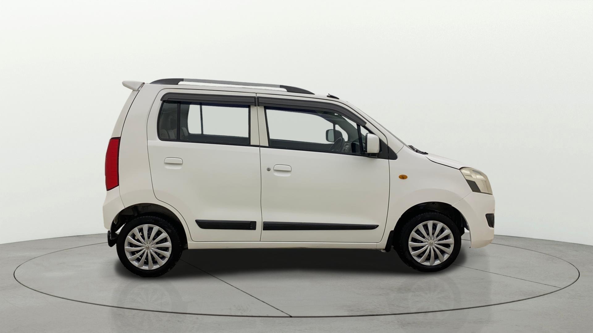 View 2017 Maruti Suzuki 1000 Base Variant Image 8 Used 2017 Maruti Suzuki 1000 Base Variant Image 8